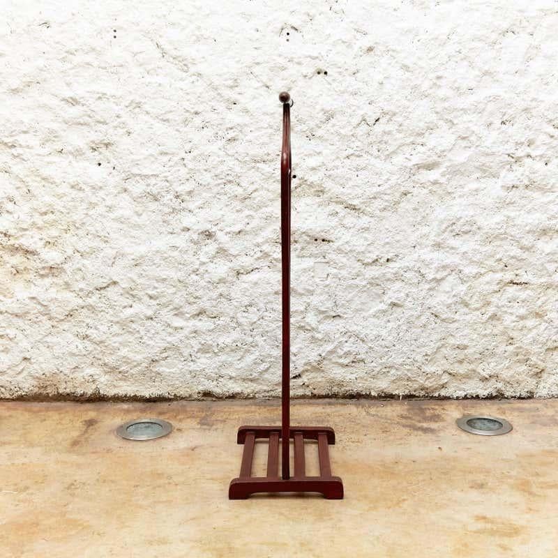 Mid-Century Modern Valet Wood Stand, circa 1930 In Good Condition For Sale In Barcelona, Barcelona