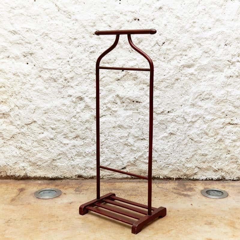 Mid-Century Modern Valet Wood Stand, circa 1930 For Sale 1
