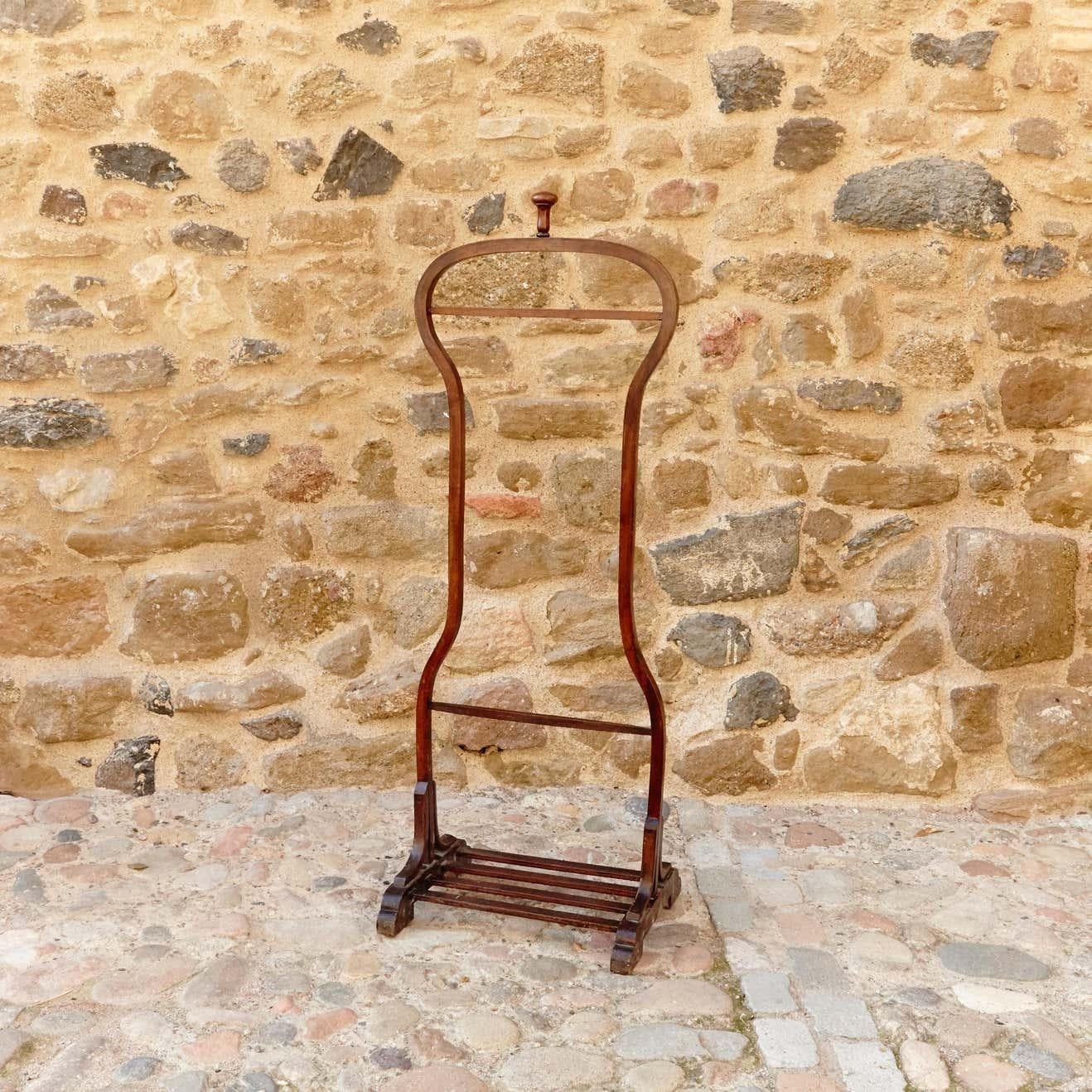 Portavalori in legno di stile Mid-Century Modern, 1960 circa  Di autore sconosciuto.  Prodotto in Francia.    In condizioni originali, con lievi segni di usura dovuti all'età e all'uso.