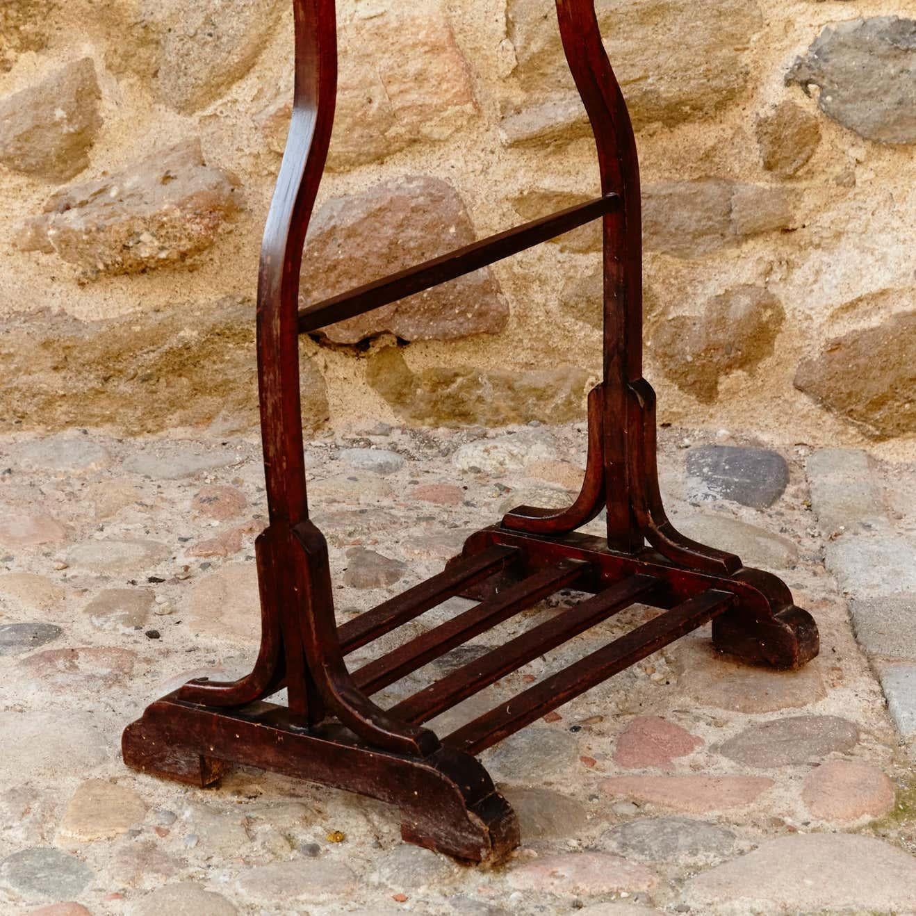 Mid-Century Modern Valet Wood Stand, circa 1960 For Sale 4