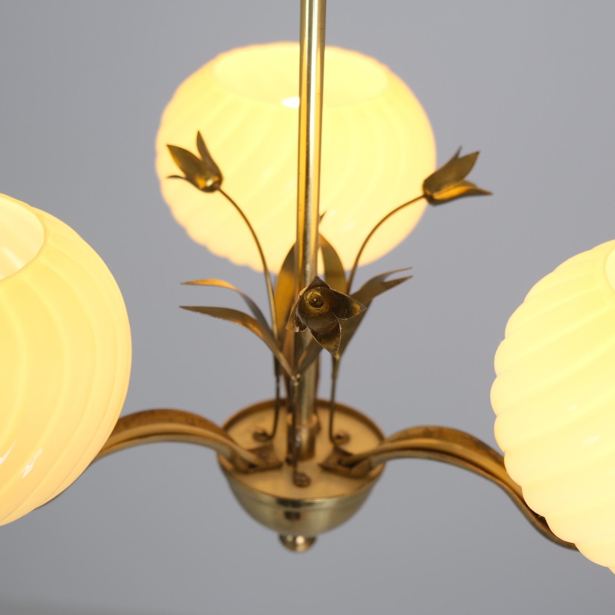 Lampada da soffitto Valinte floreale in ottone e vetro, Finlandia, 1950 in vendita 3