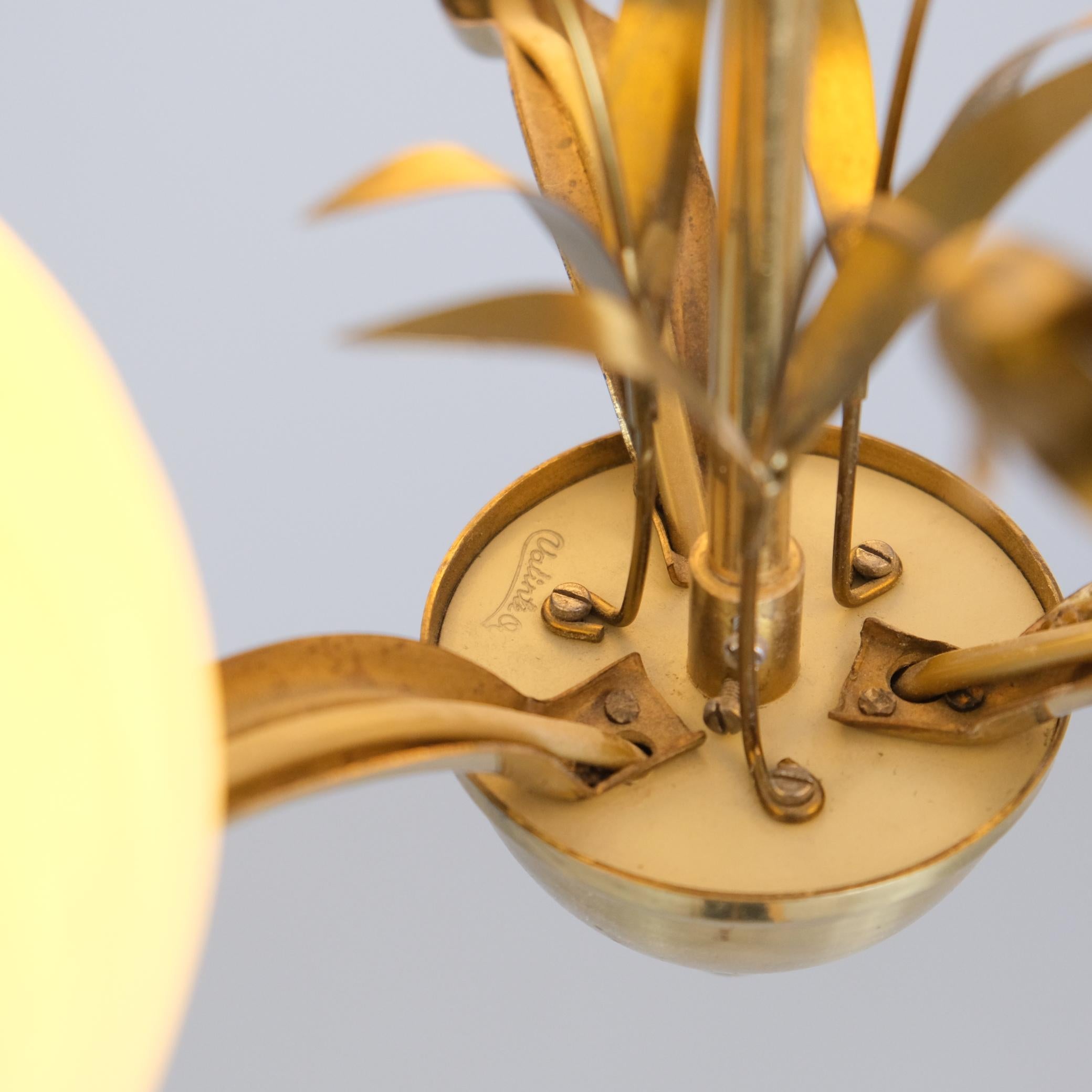 Ottone Lampada da soffitto Valinte floreale in ottone e vetro, Finlandia, 1950 in vendita