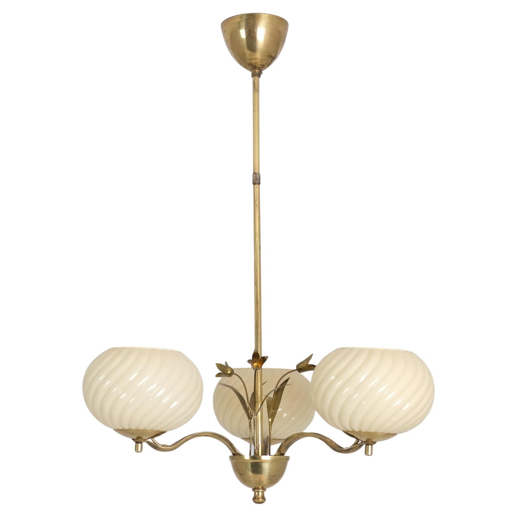 Lampada da soffitto Valinte floreale in ottone e vetro, Finlandia, 1950