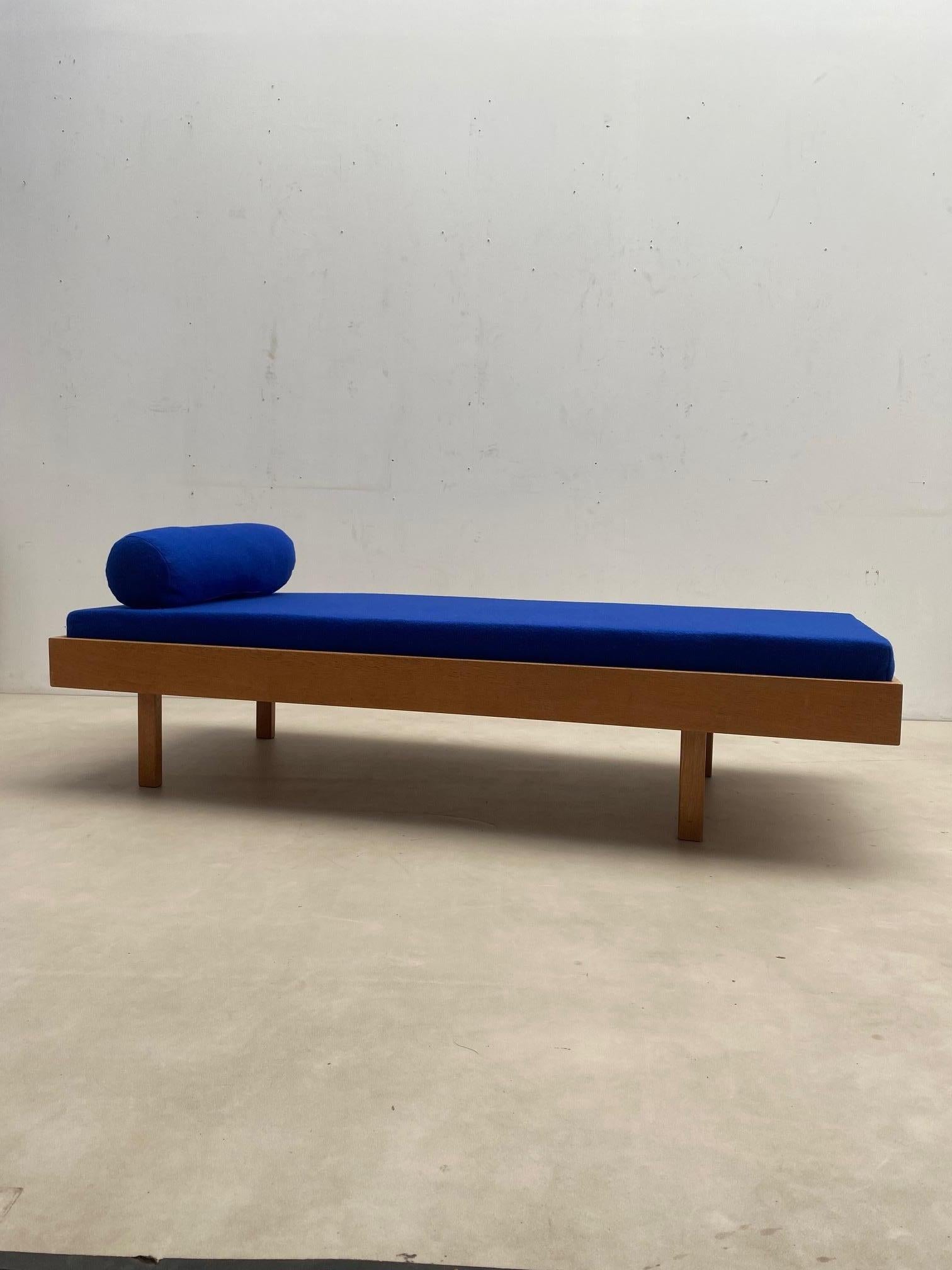 Mid-Century Modern Van Den Berghe Pauvers daybed by Jos De Mey, 1963 In Good Condition For Sale In Brussels, BE