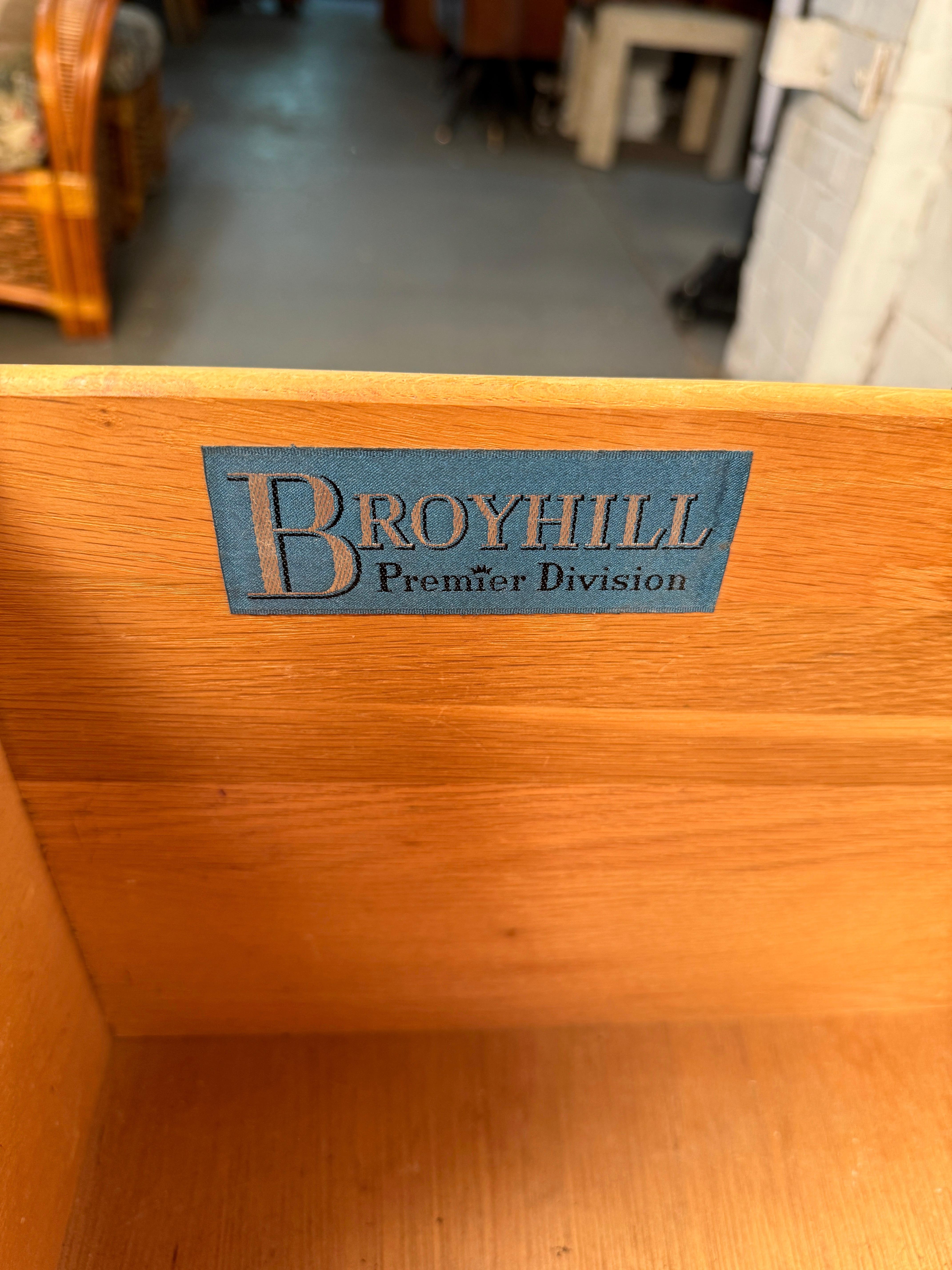 Bureau de toilette moderne du milieu du siècle  par Broyhill en vente 4