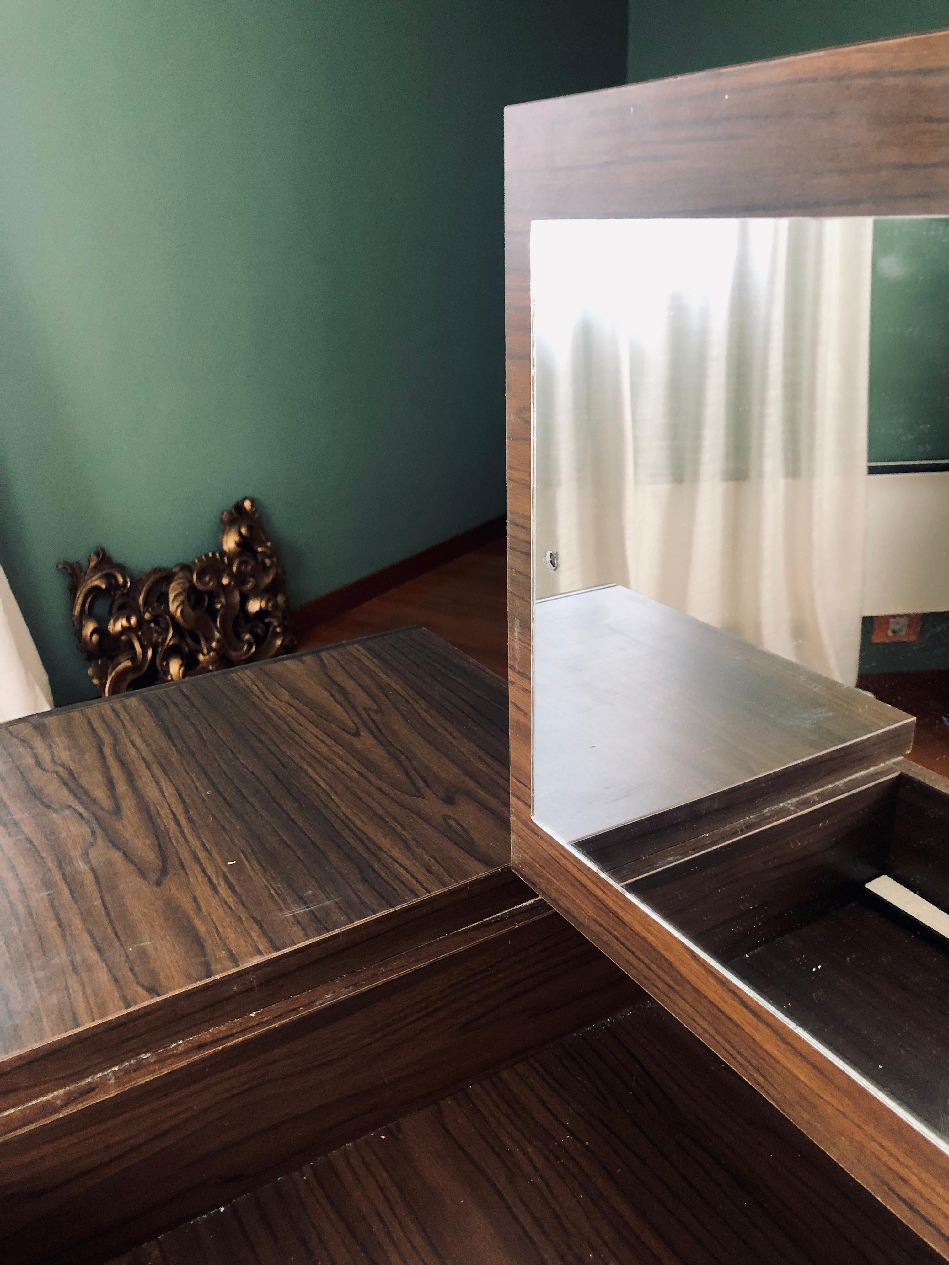 20th Century Mid-Century Modern Vanity Table in Dark Brown Veneer, Hidden Mirror Compartment For Sale