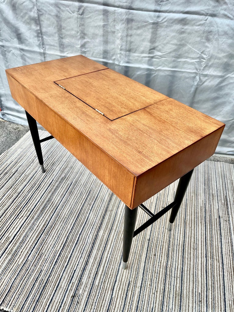 Mid-Century Modern Vanity/ Writing Desk by Raymond Loewy for Mengel Furniture For Sale 2