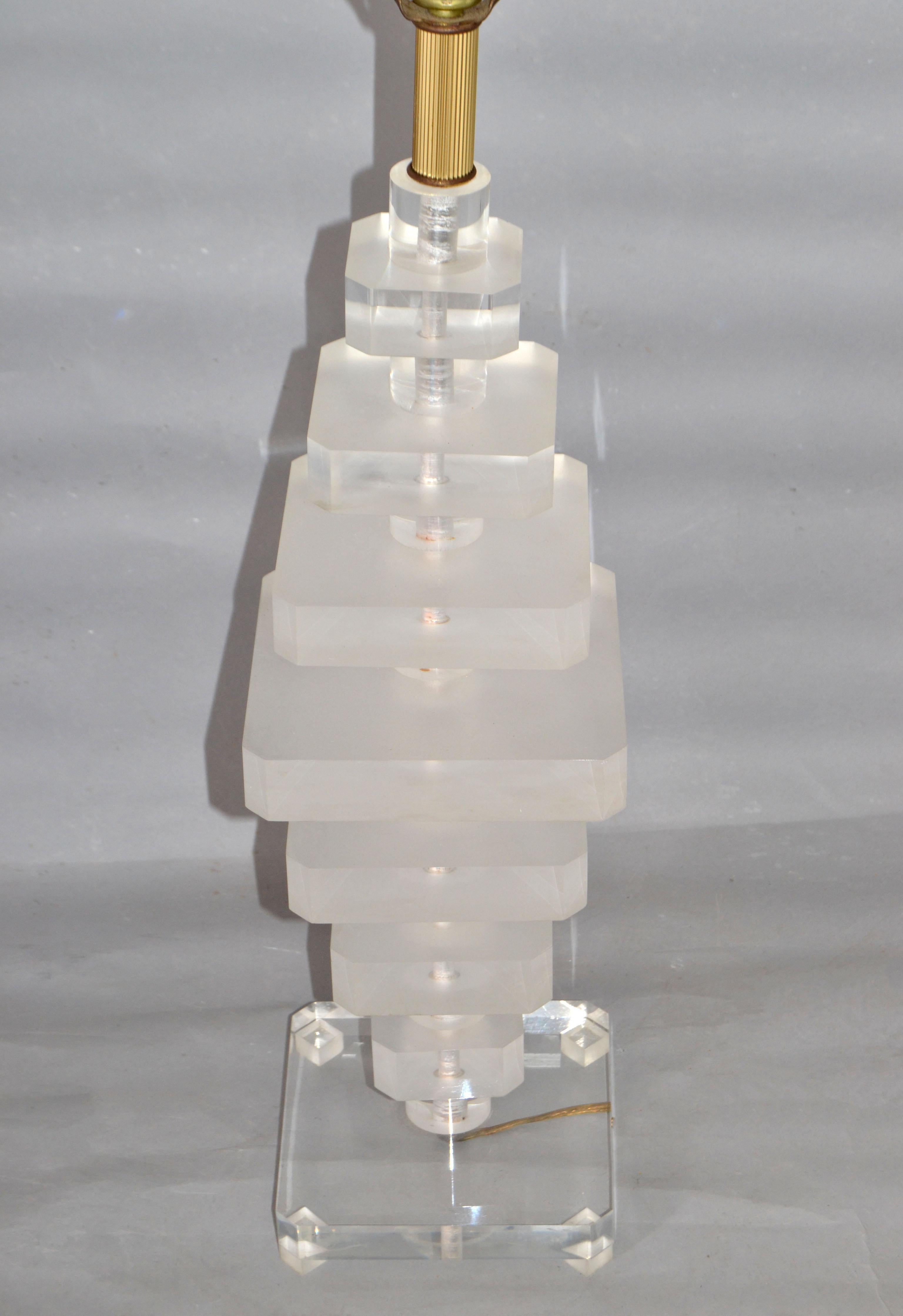 Chrome Mid-Century Modern Variegated Tiers Lucite Table Lamp For Sale
