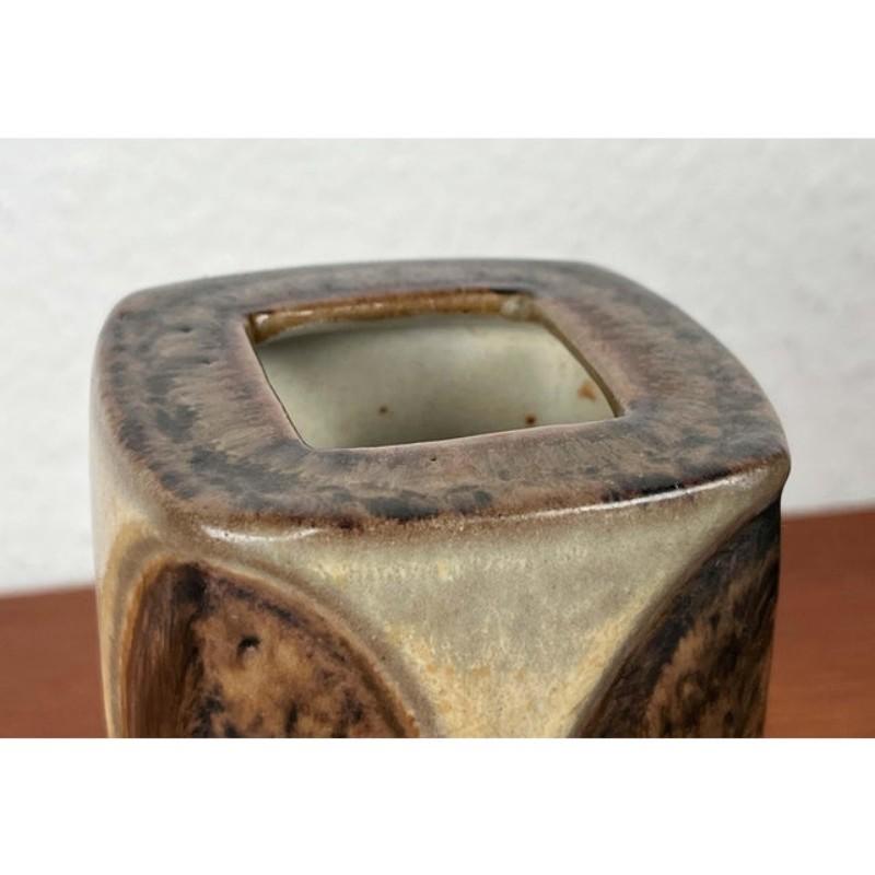 Vase moderne du milieu du siècle par Marianne Starck pour Michael Andersen, Bornholm, 1960s Bon état - En vente à Hamburg, DE