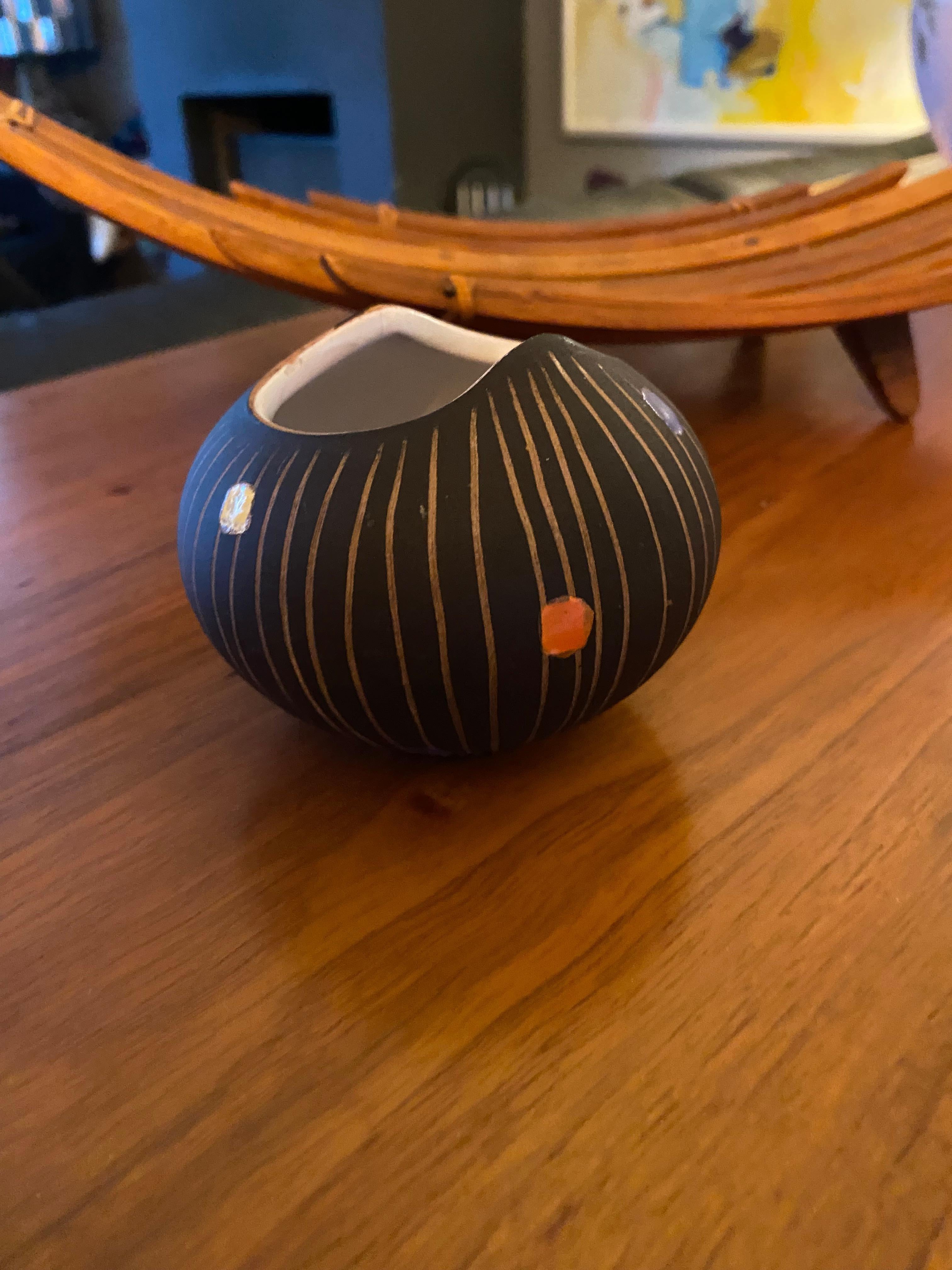 Moderne Vase/Deko- Confetti aus der Mitte des Jahrhunderts von Steuler Keramik Deutschland  (Handbemalt) im Angebot