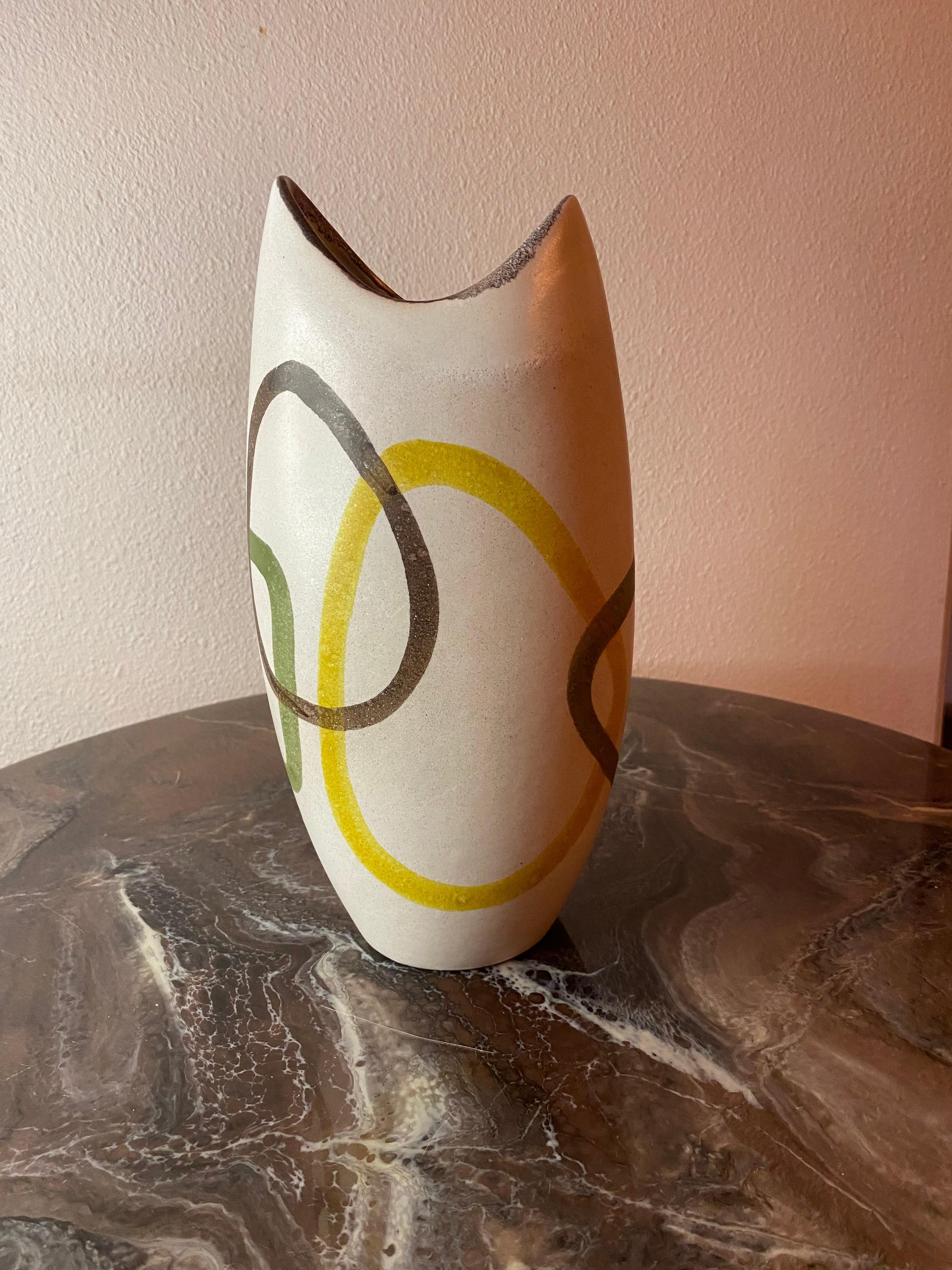 Mid-Century Modern Vase  (Handbemalt) im Angebot