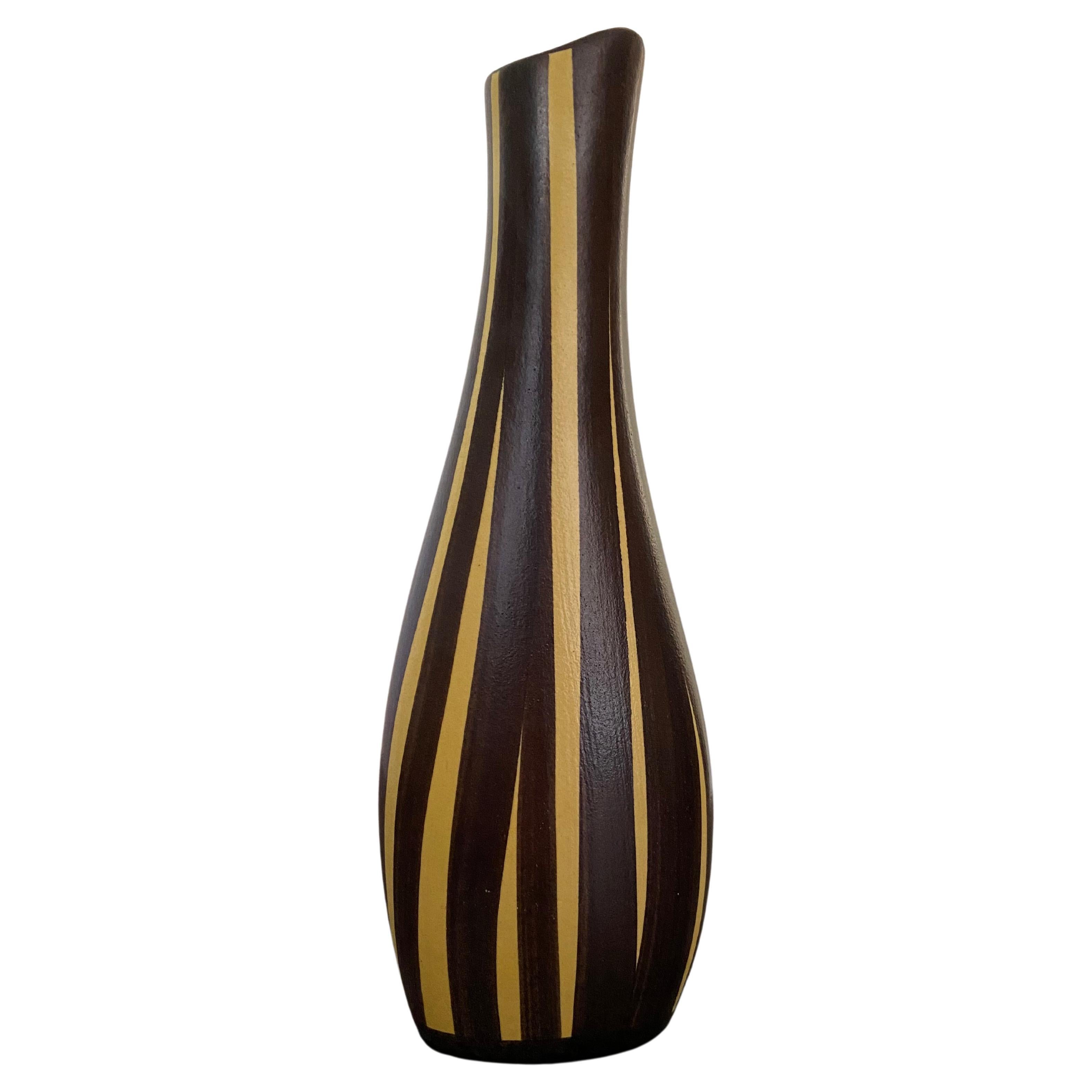 Vaso moderno di metà secolo