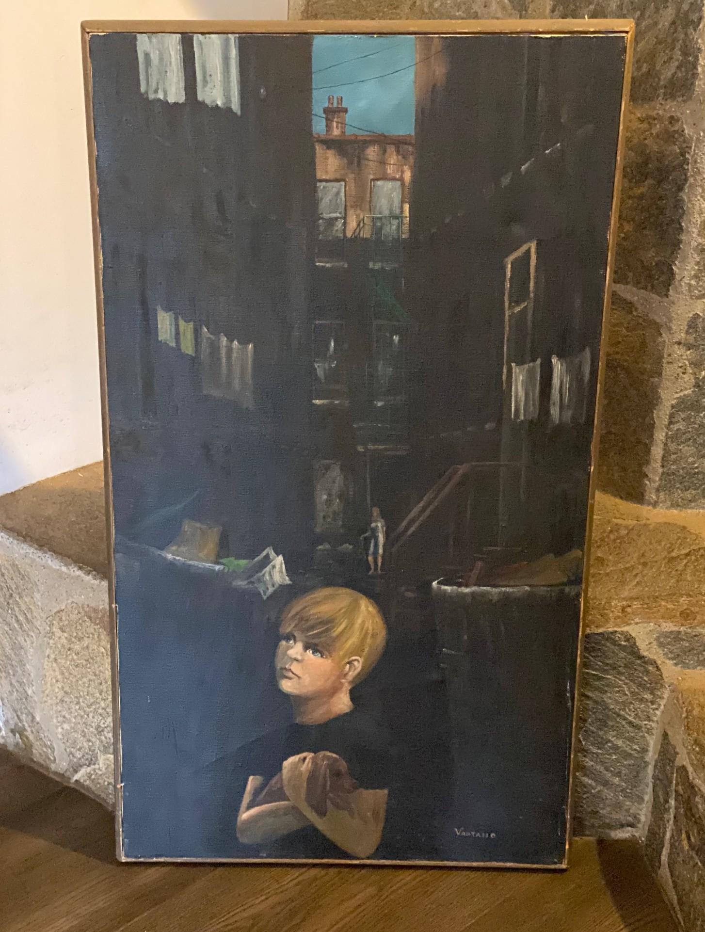 Une belle, quelque peu étrange et un peu sinistre peinture à l'huile sur toile du milieu du siècle dernier représentant un innocent garçon aux yeux bleus tenant un chiot et une mystérieuse silhouette ombrageuse de femme se tenant dans l'allée
