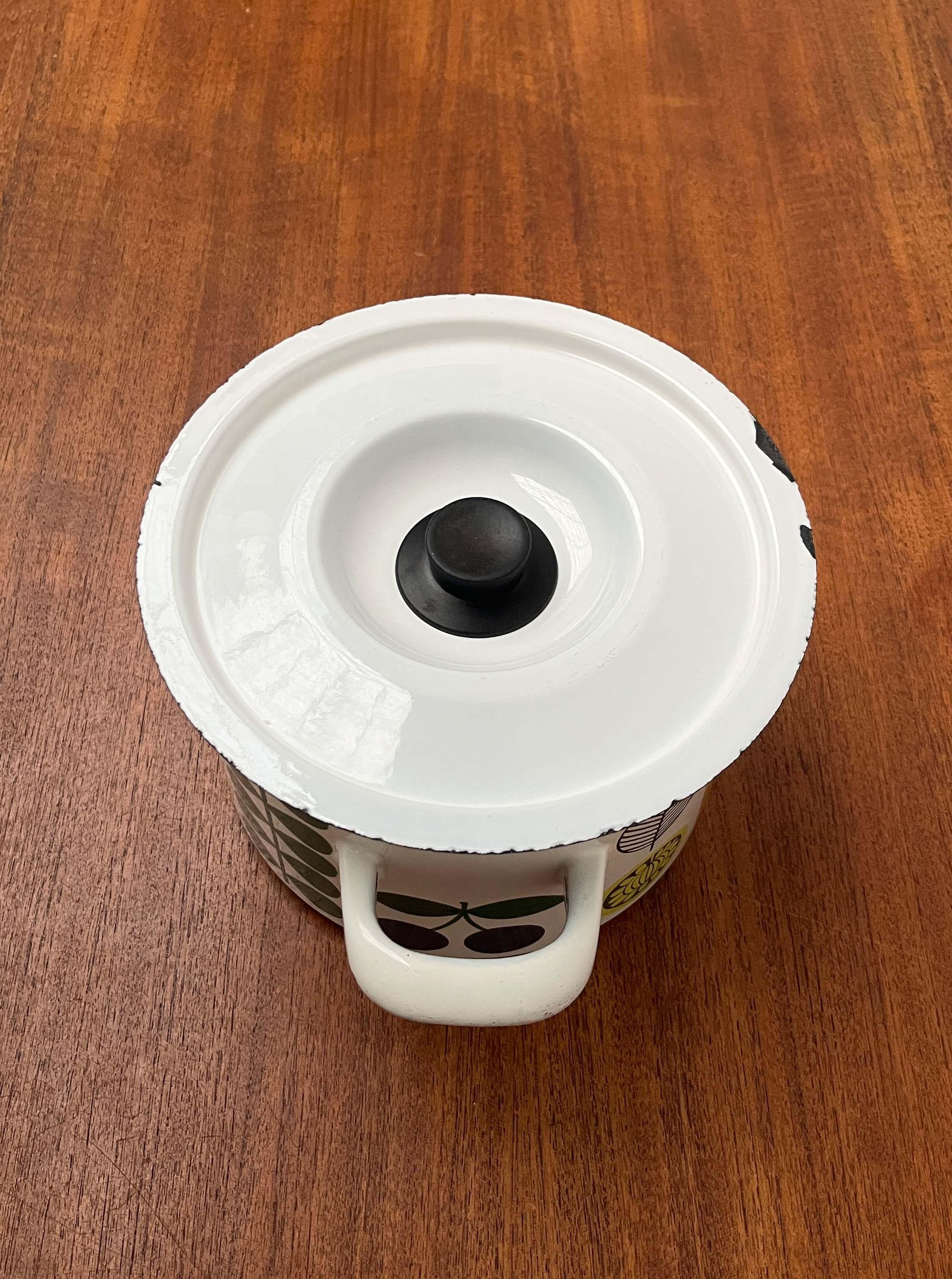 Mid-Century Modern Vegeta Series Enamel Pot Esteri Tomula, Finel, Finland, 1960s In Good Condition For Sale In Hamburg, DE