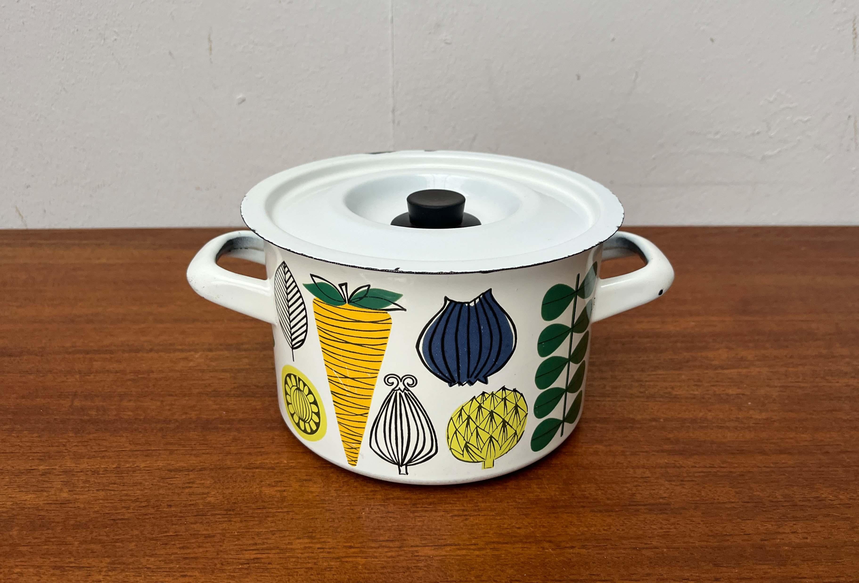 Metal Mid-Century Modern Vegeta Series Enamel Pot Esteri Tomula, Finel, Finland, 1960s For Sale