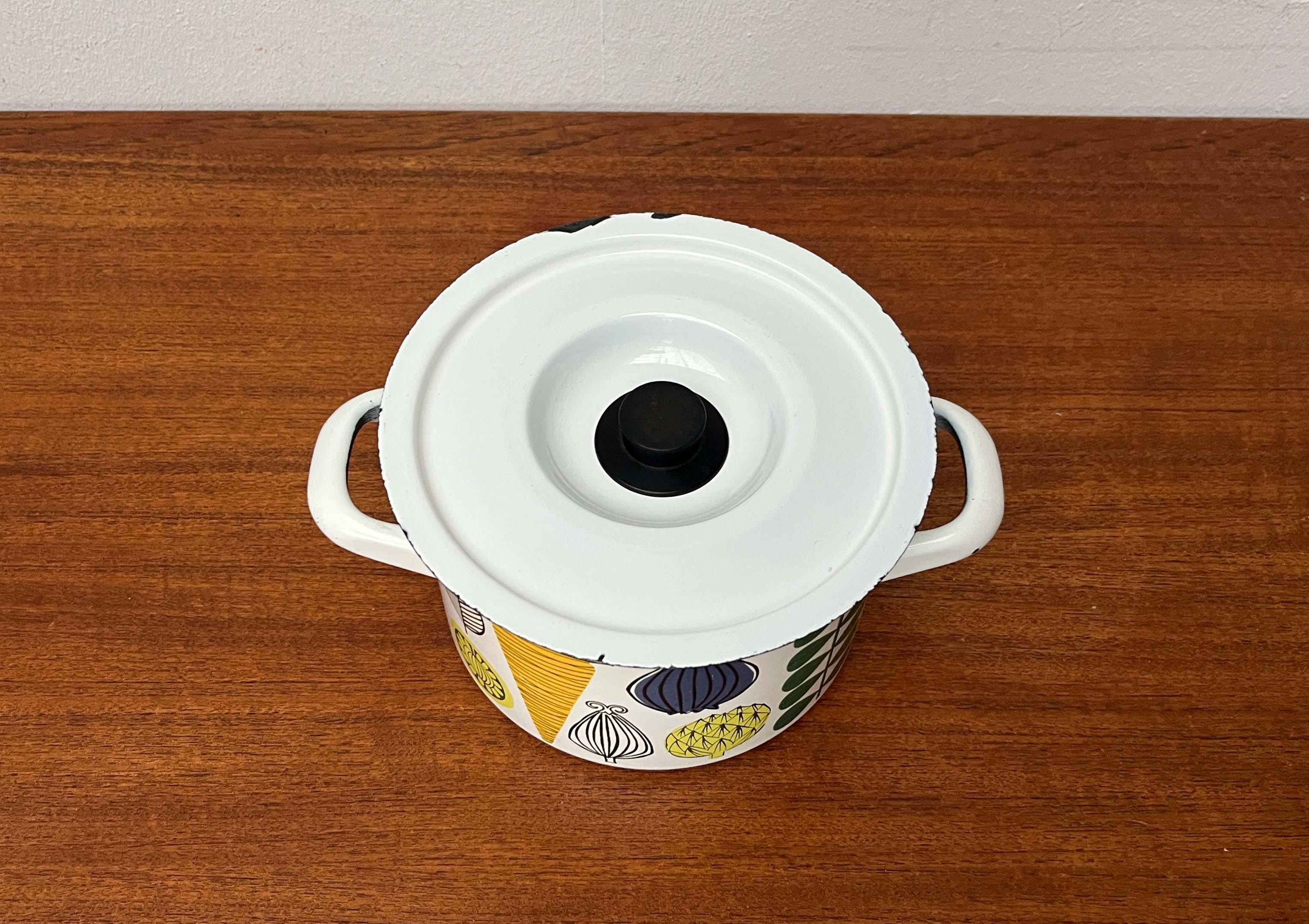 Mid-Century Modern Vegeta Series Enamel Pot Esteri Tomula, Finel, Finland, 1960s For Sale 1