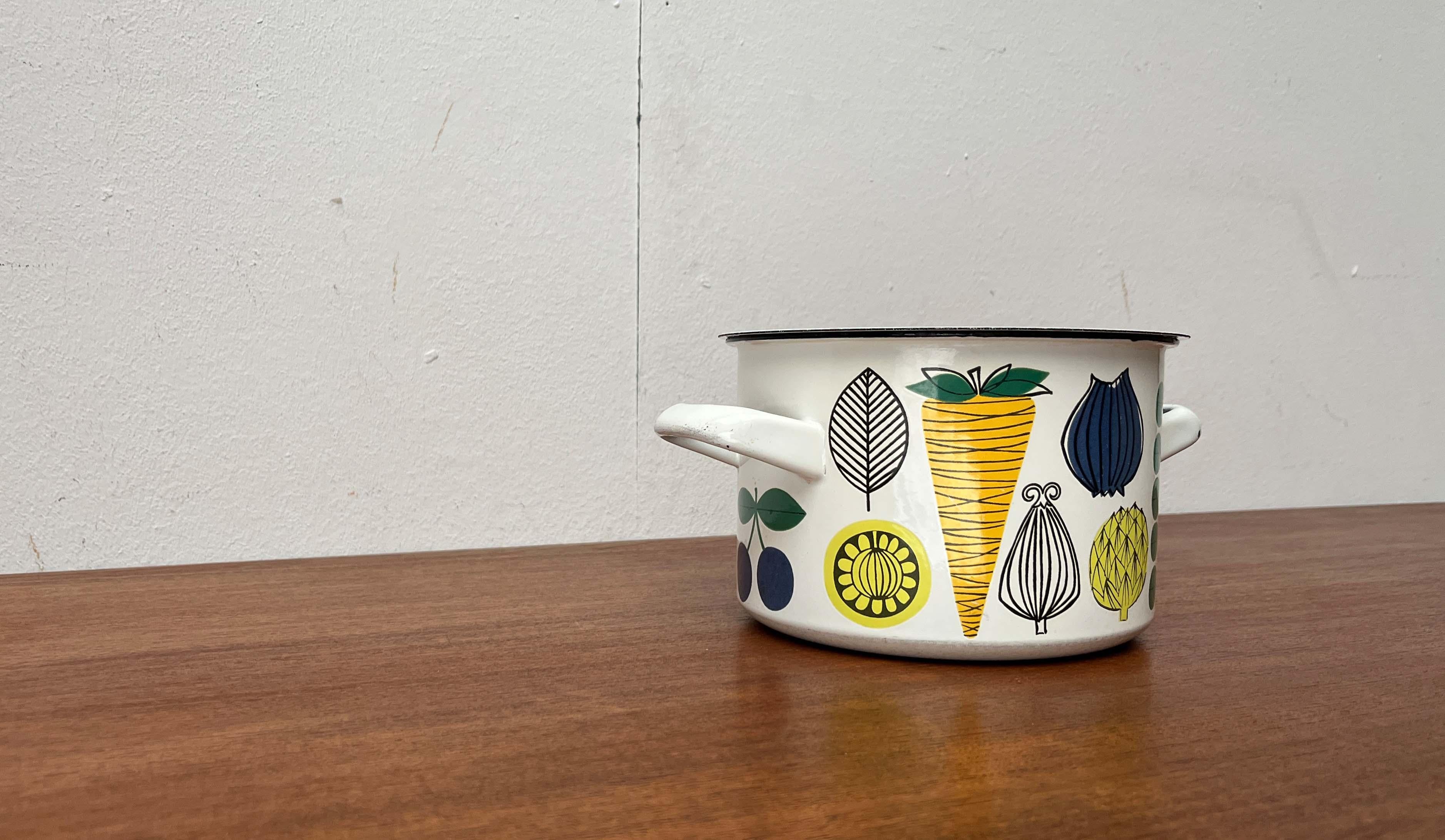 Mid-Century Modern Vegeta Series Enamel Pot Esteri Tomula, Finel, Finland, 1960s For Sale 2