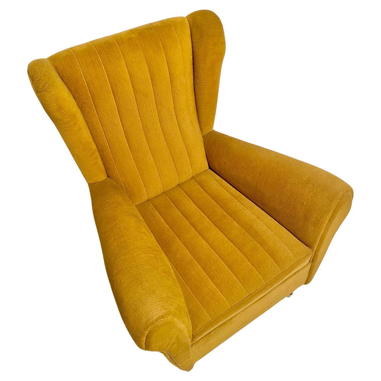Mid Century Modern Velvet Living Room Set in the Style of Gio Ponti For Sale 7