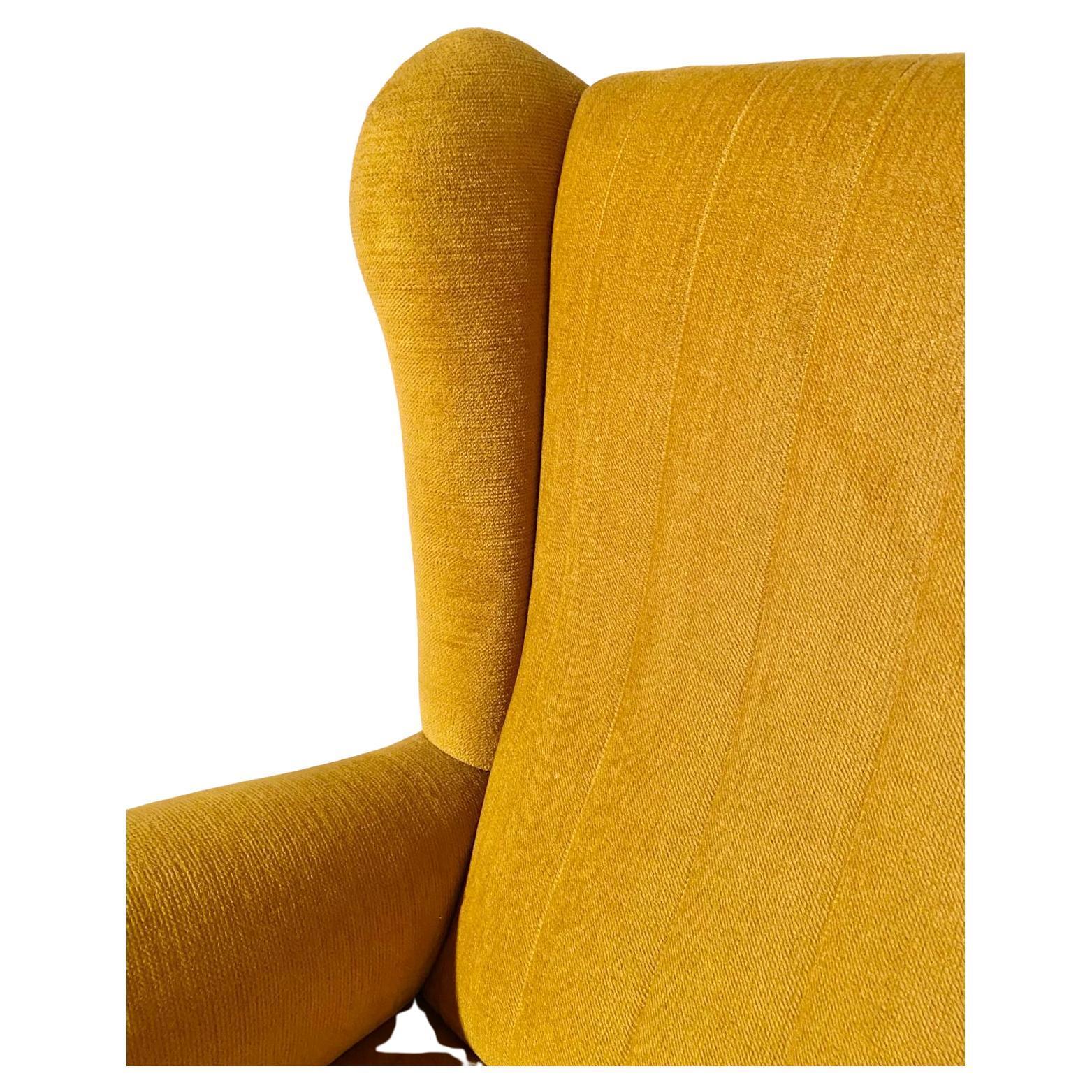 Mid Century Modern Velvet Living Room Set in the Style of Gio Ponti For Sale 8