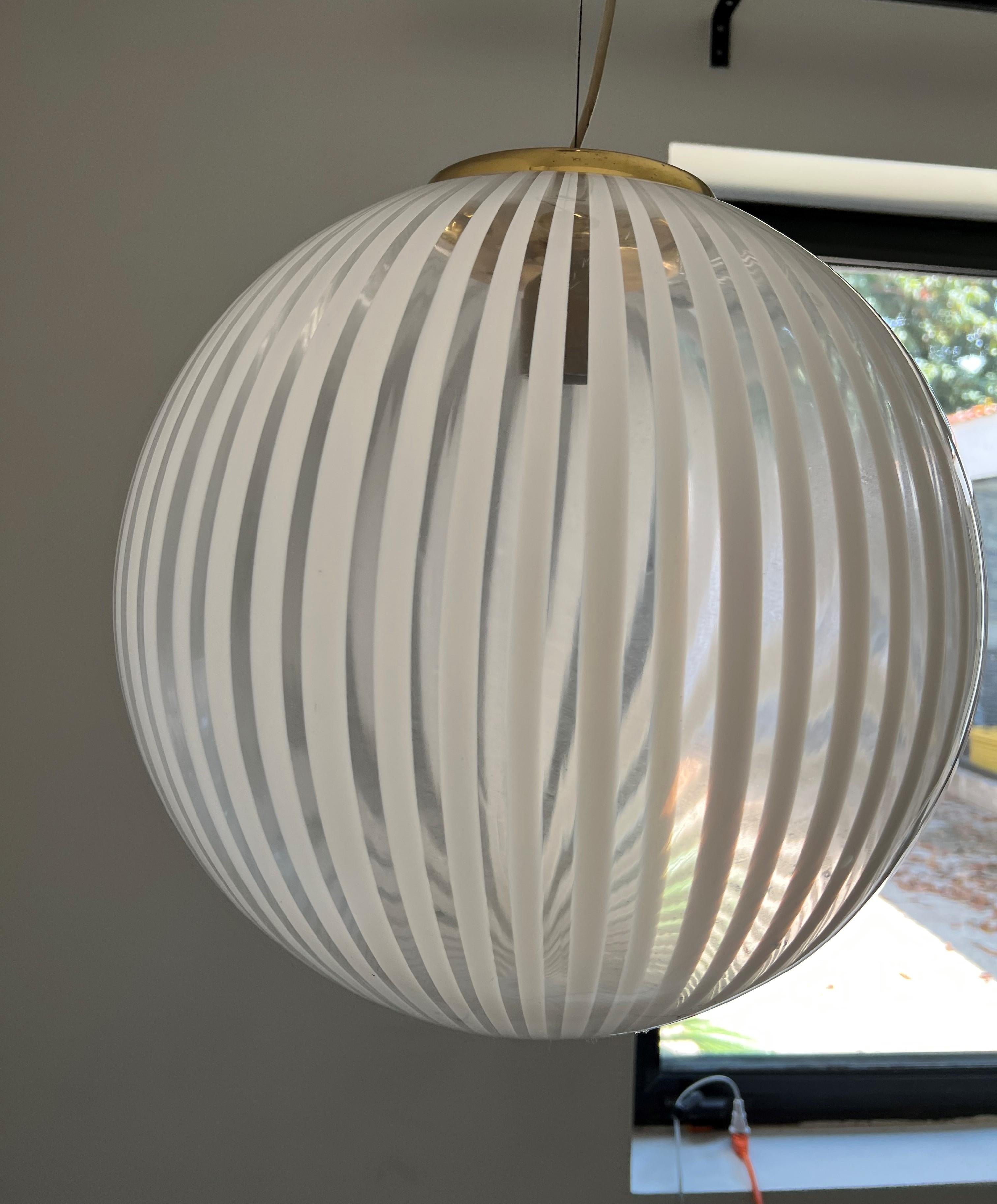 Italiano Lampadario di metà secolo Venini, ´Tessuto´, circa 1970 in vetro di Murano in vendita