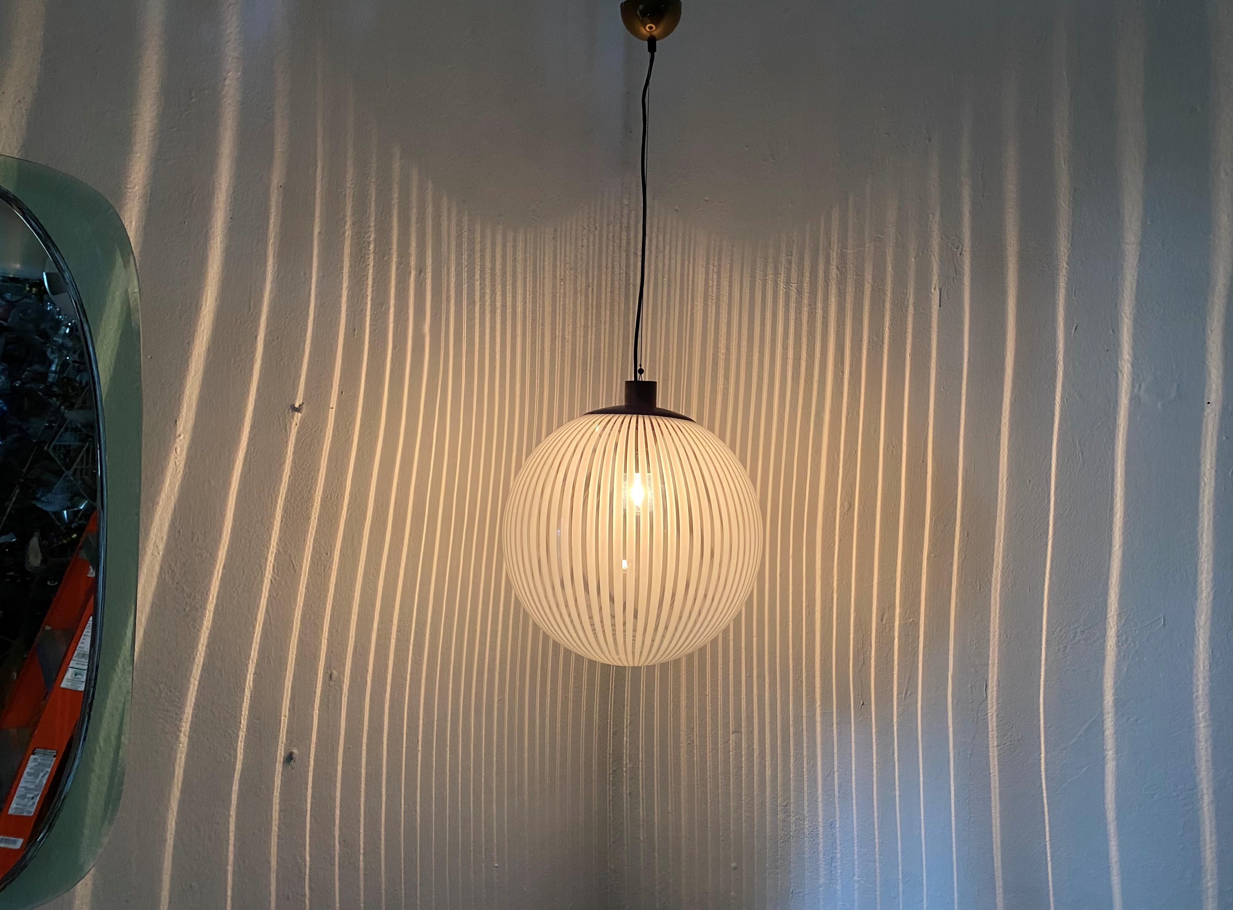 Late 20th Century Mid-Century Modern Venini, ´Tessuto´Chandelier, circa 1970 in Murano Glass