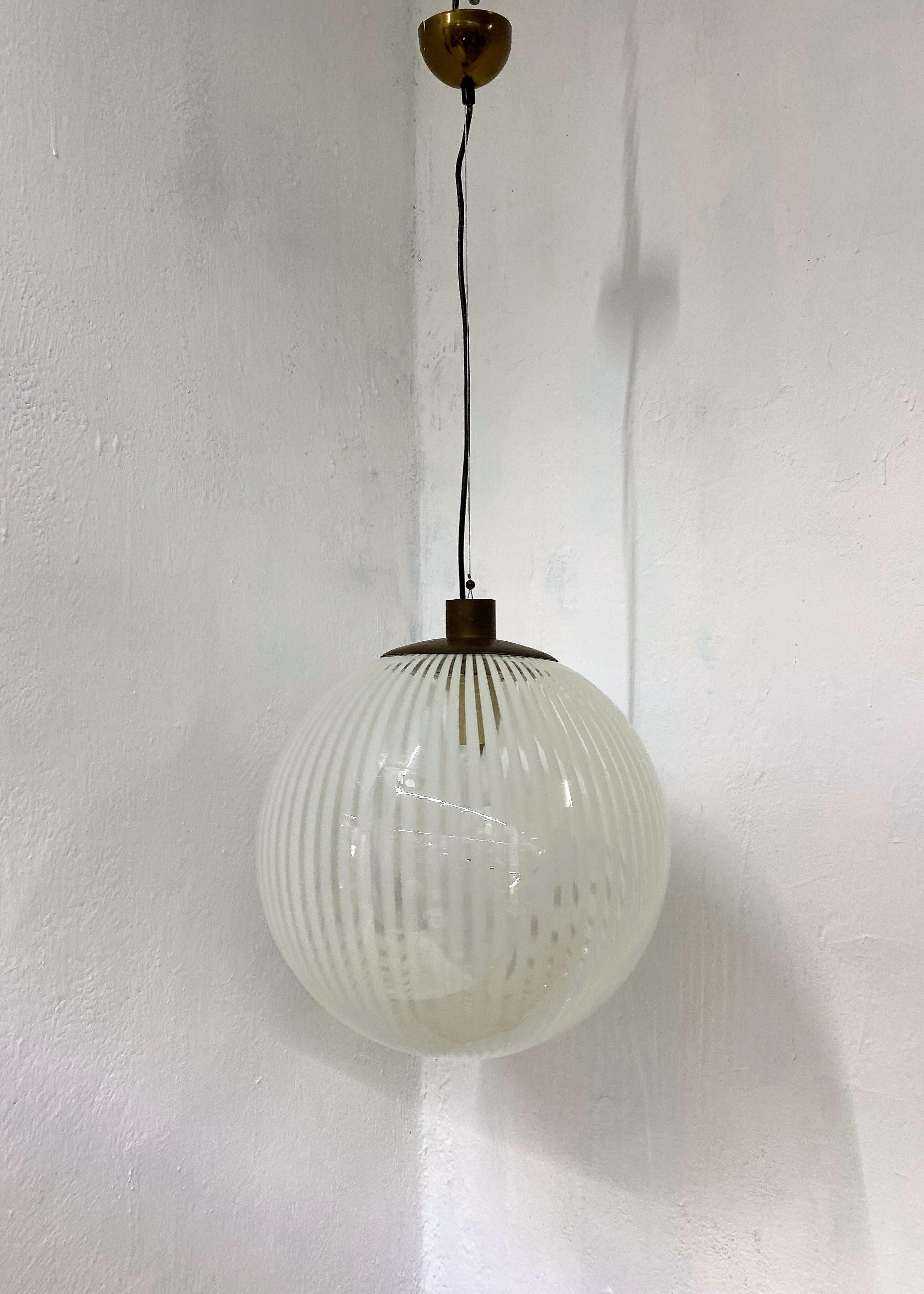 Blown Glass Mid-Century Modern Venini, ´Tessuto´Chandelier, circa 1970 in Murano Glass