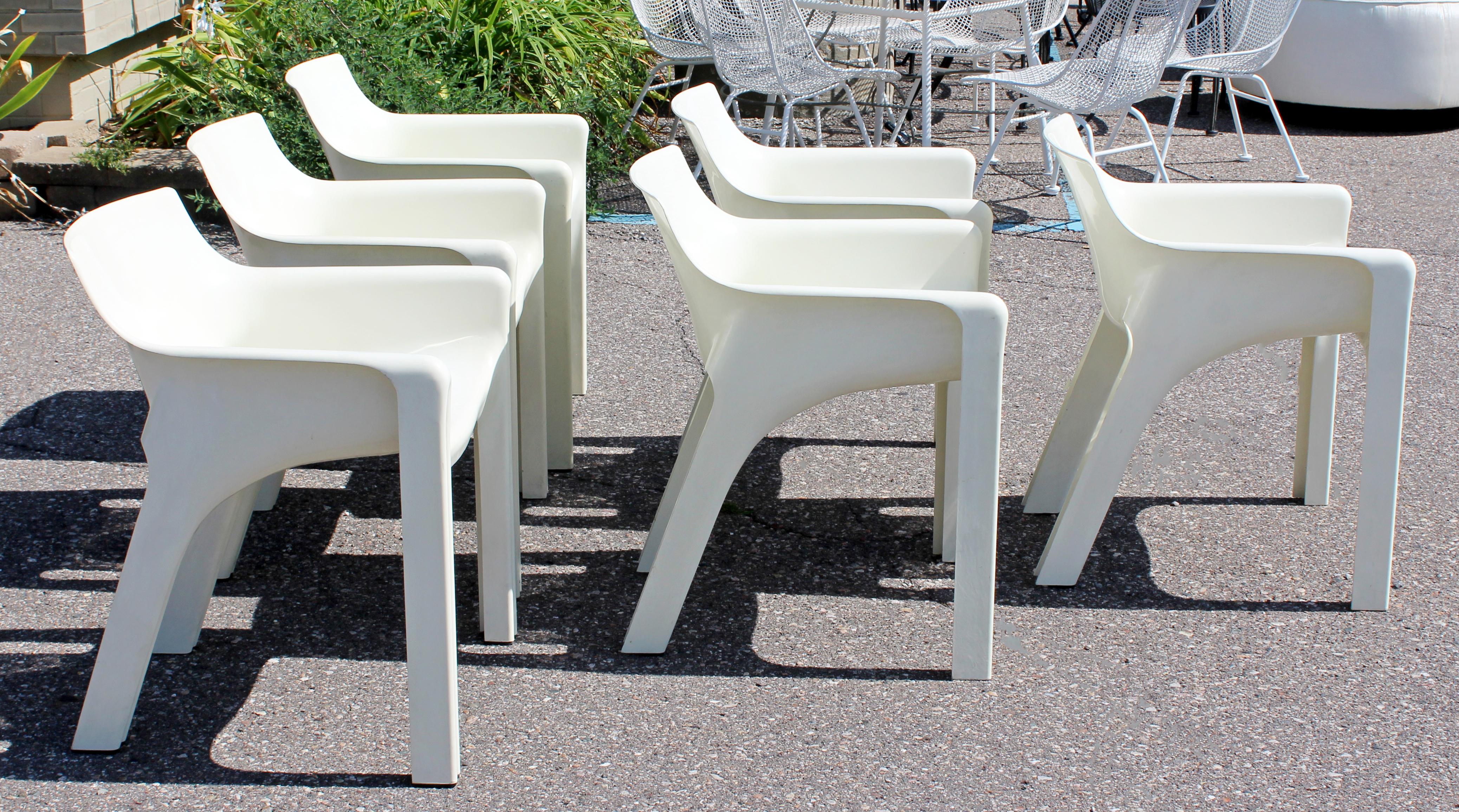 Late 20th Century Mid-Century Modern Vico Magistretti Artemide Set of 6 Gaudi Armchairs, Italy