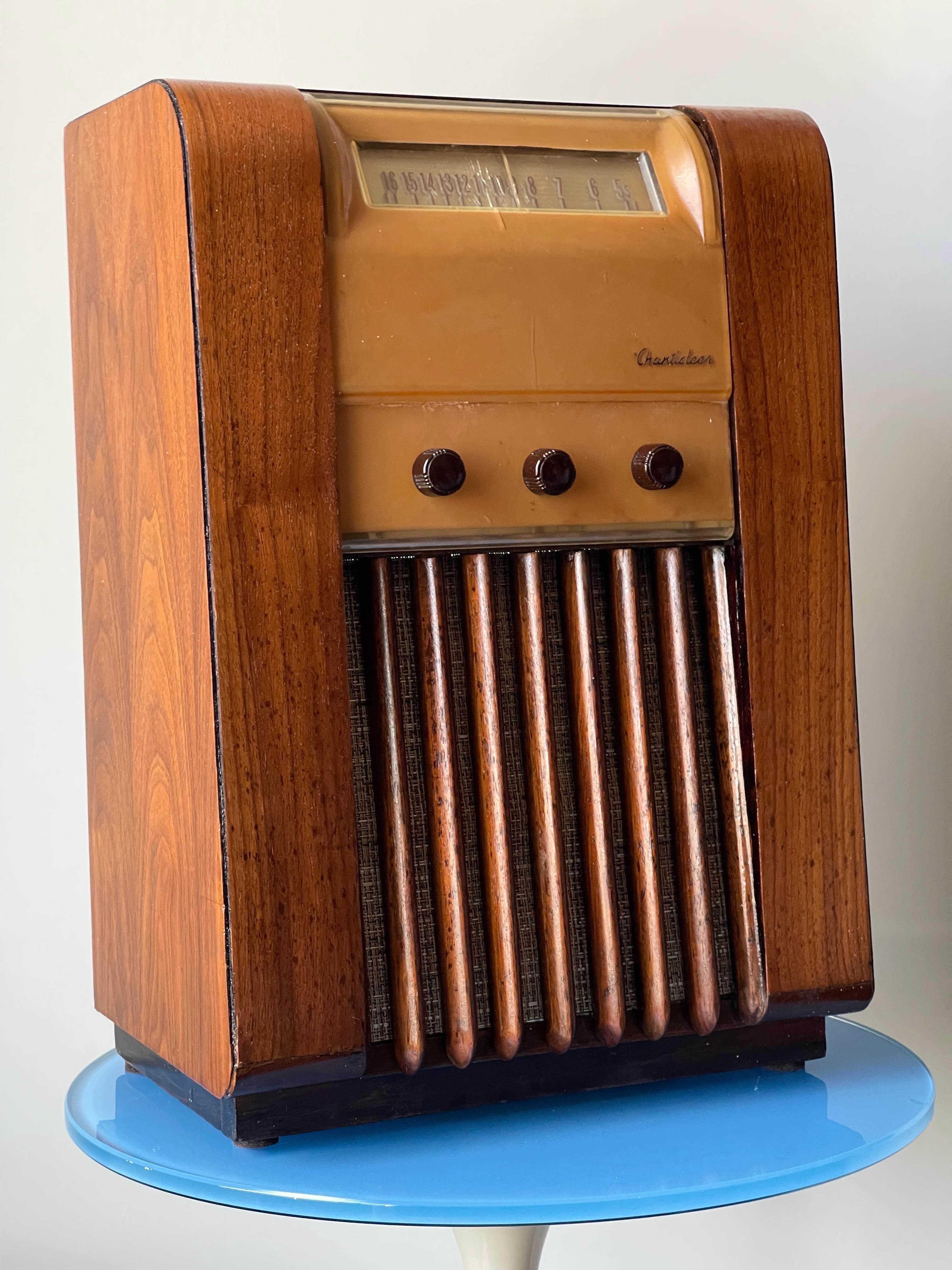 Mid-Century Modern Vintage Antique Cathedral Radio by Detrola Alexander Girard For Sale 2