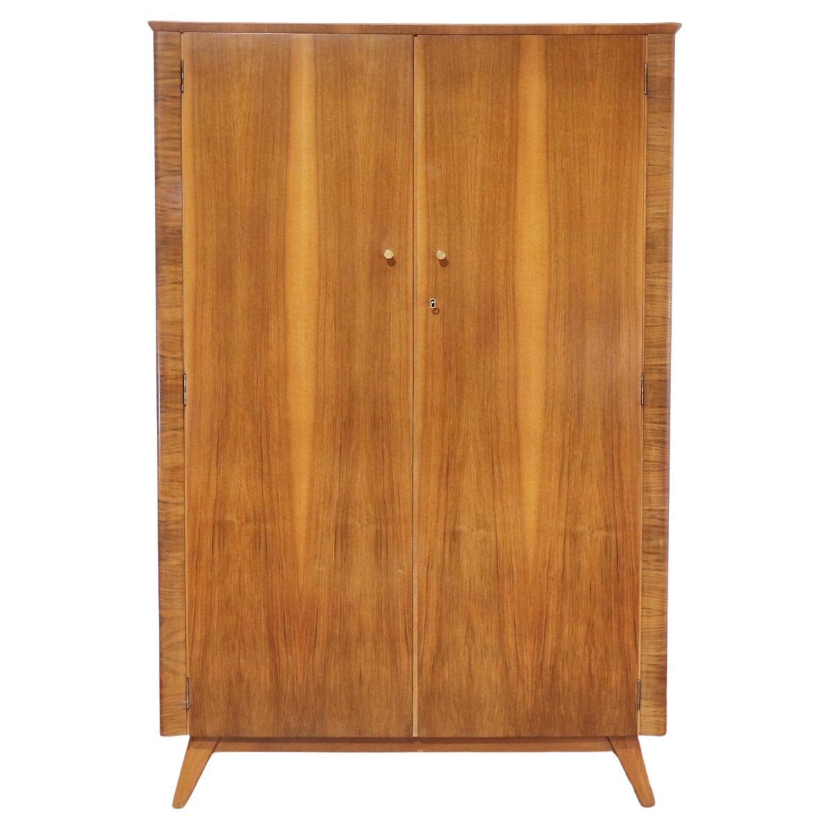 Armadio Vintage Mid Century Furniture Armadio in stile danese per la camera da letto