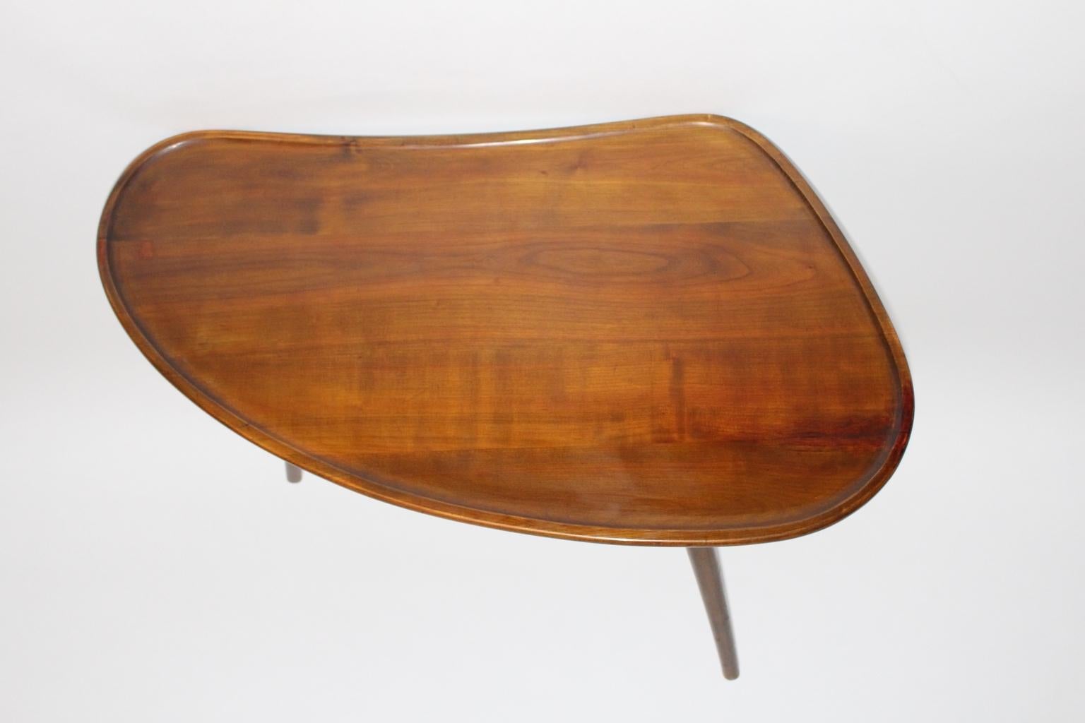 Mid-Century Modern Vintage Beech and Cherry Coffee Table, circa 1950 In Good Condition For Sale In Vienna, AT