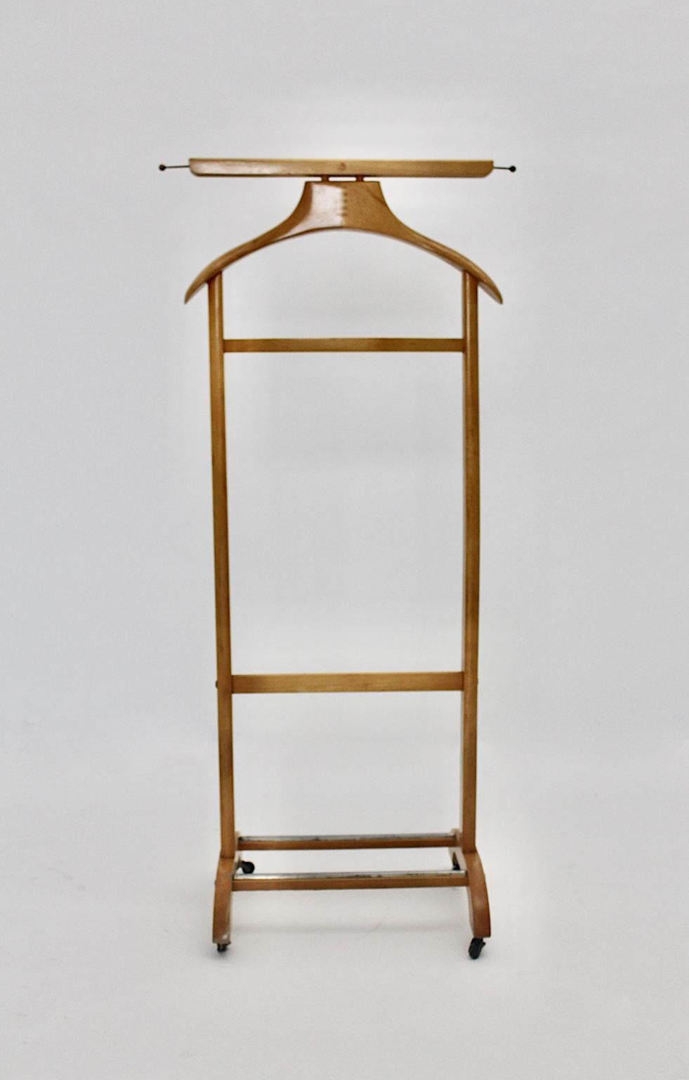 Mid-Century Modern Vintage Beech Valet, Ico and Luisa Parisi style, Italy, 1958 In Good Condition For Sale In Vienna, AT