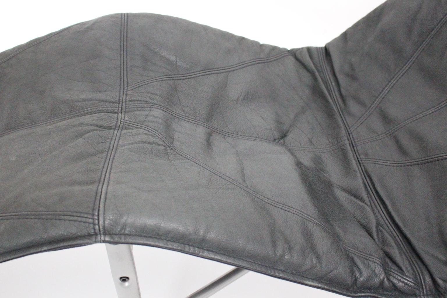 Mid-Century Modern Vintage Black Leather Chaise Longue by Tord Bjorklund, 1970 For Sale 5