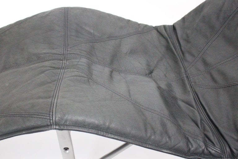 Mid-Century Modern Vintage Black Leather Chaise Longue by Tord Bjorklund, 1970 For Sale 6