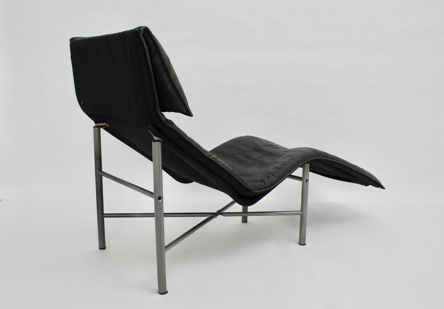 modern black chaise lounge
