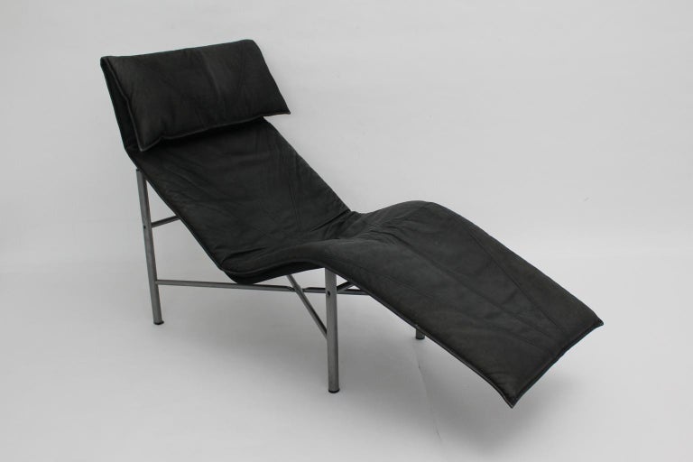 20th Century Mid-Century Modern Vintage Black Leather Chaise Longue by Tord Bjorklund, 1970 For Sale
