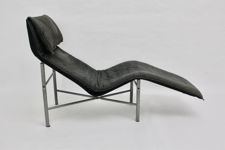 Mid-Century Modern Vintage Black Leather Chaise Longue by Tord Bjorklund, 1970 For Sale 1