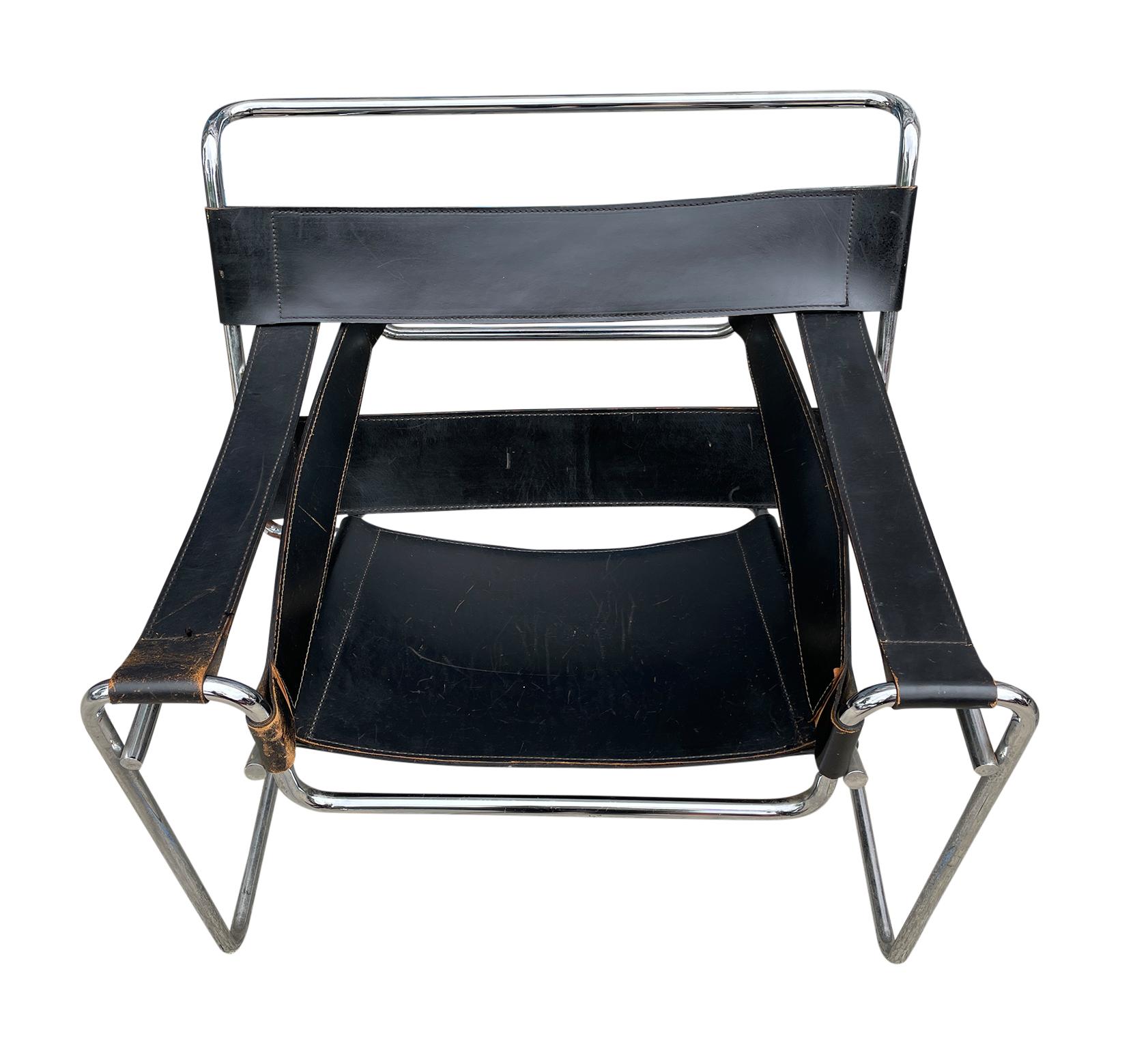 Mid-Century Modern vintage black leather Wassily lounge chair.