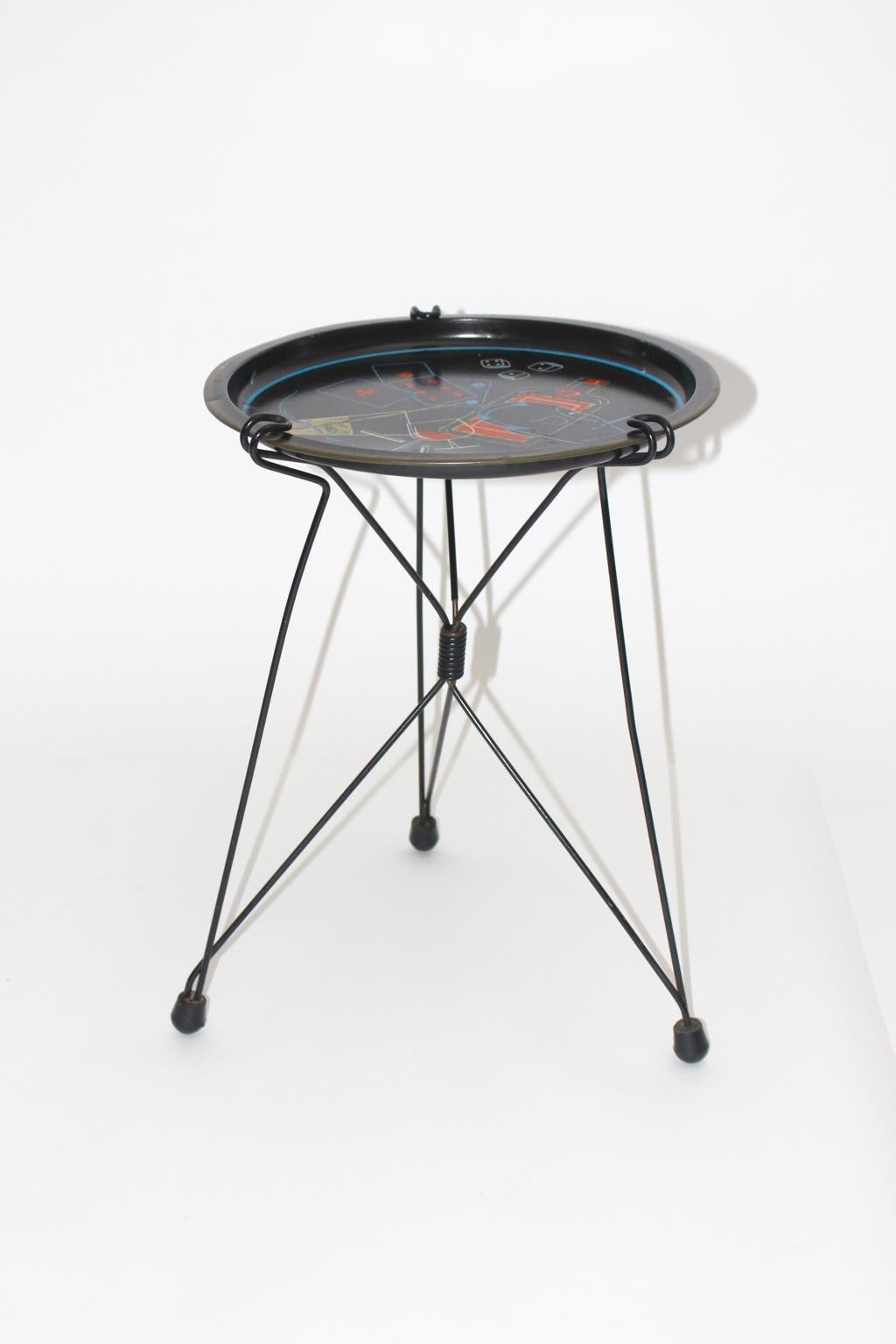 Mesa auxiliar vintage de metal negro de mediados de siglo, 1950, Italia Moderno de mediados de siglo en venta