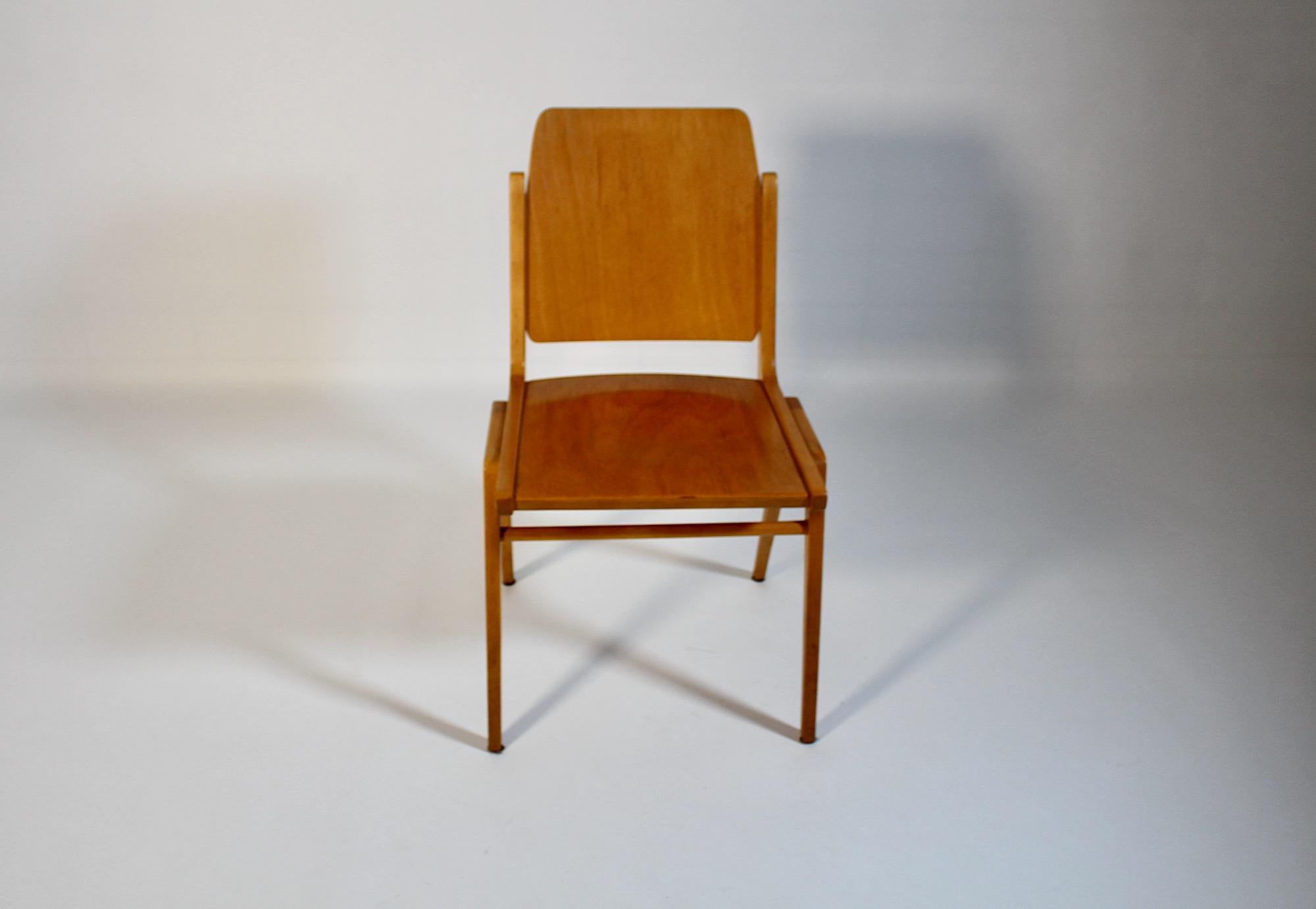 Mid Century Modern Vintage Ten Blond Dining Chairs Stacking Chair Franz Schuster In Good Condition For Sale In Vienna, AT