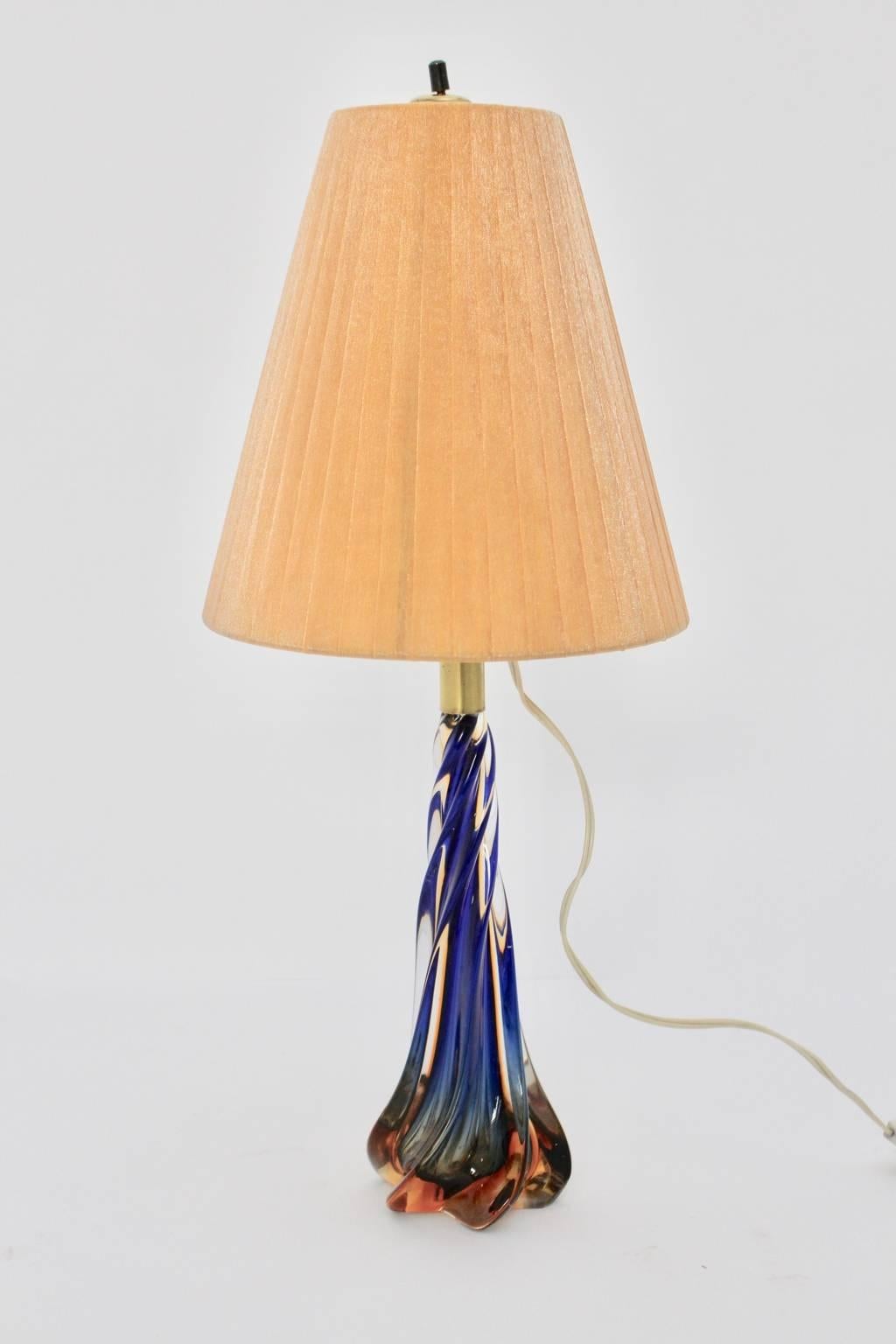 Moderne Tischlampe aus blauem und orangefarbenem Muranoglas aus der Jahrhundertmitte:: 1950er Jahre:: Italien (Moderne der Mitte des Jahrhunderts) im Angebot