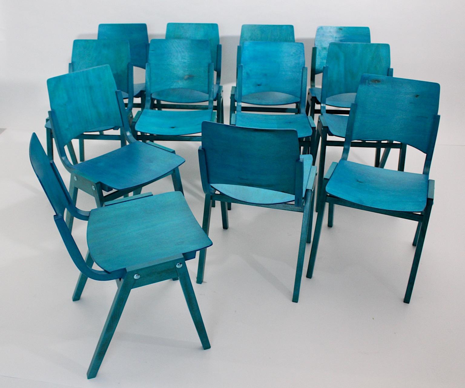Tacheté Roland Rainer, douze chaises de salle à manger bleues modernes du milieu du siècle dernier, Vienne, 1952 en vente