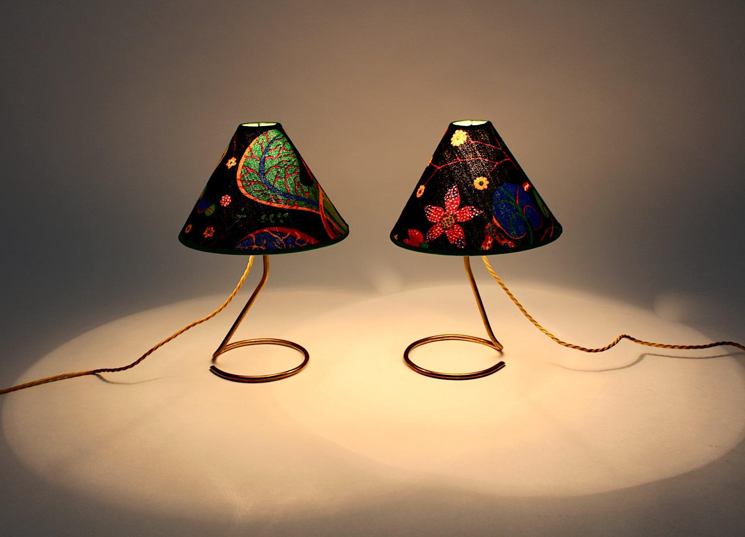 20ième siècle Mid Century Modern Vintage Brass Bedside Lamps Table Lamps Pair Duo Kalmar 1950s en vente
