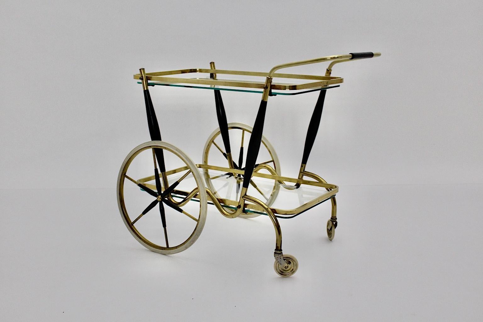 Mid-Century Modern Vintage Brass Beechwood Bar Cart, 1950s, Italy In Good Condition In Vienna, AT