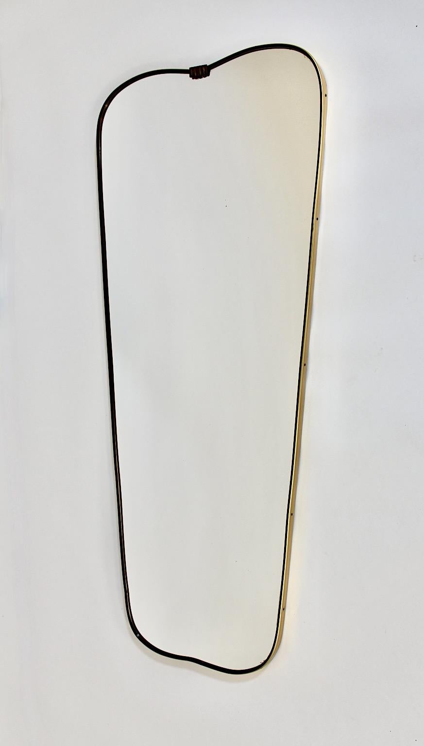 italien Mid Century Modern Vintage Brass Black Heart Full Length Mirror Miroir mural 1950 en vente