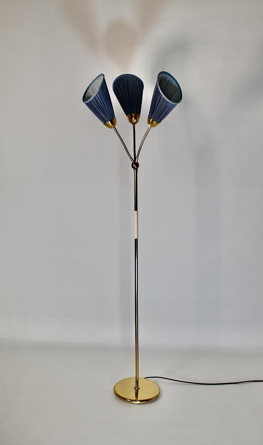 20ième siècle Lampadaire bleu vintage en laiton The Moderns J.T. Kalmar, années 1950, Vienne en vente