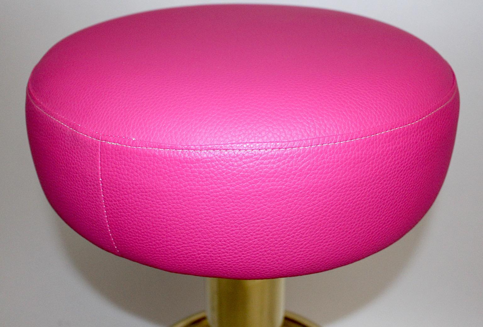 Sgabelli da bar Vintage Vintage Brass Faux Leather Pink Cinque sgabelli da bar 1960 Austria in vendita 9