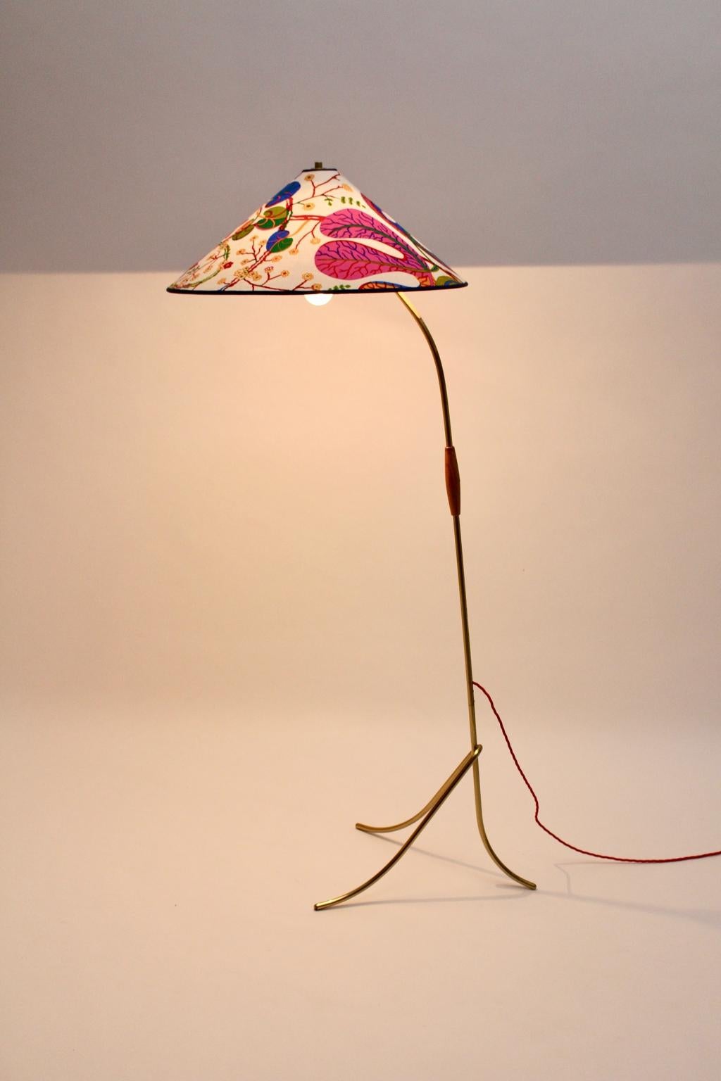 Rupert Nikoll Mid-Century Modern Vintage Brass Floor Lamp Josef Frank Shade In Good Condition For Sale In Vienna, AT