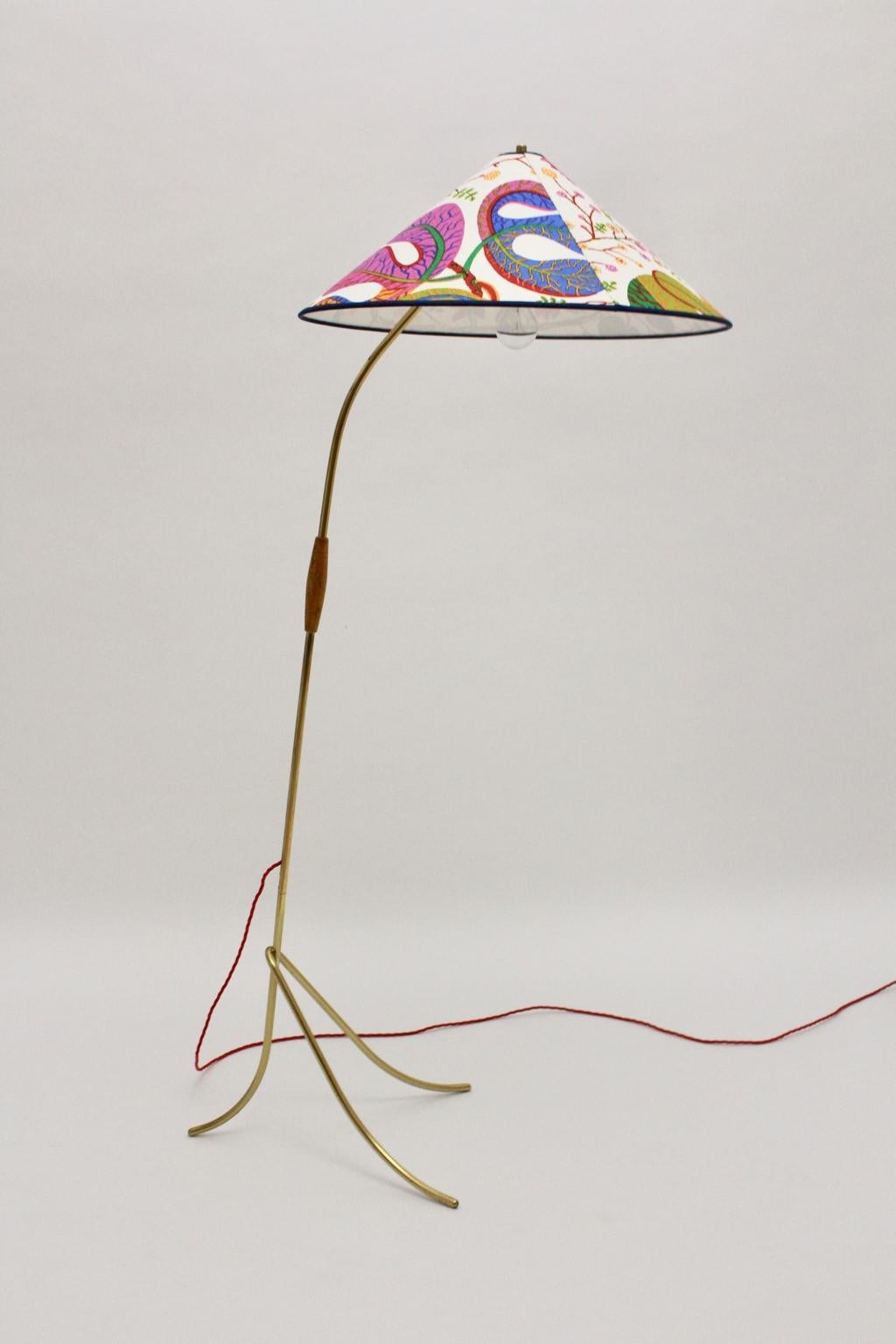 Josef Rupert Nikoll Mid-Century Modern Vintage Stehlampe aus Messing Josef Frank Schirm im Angebot 1