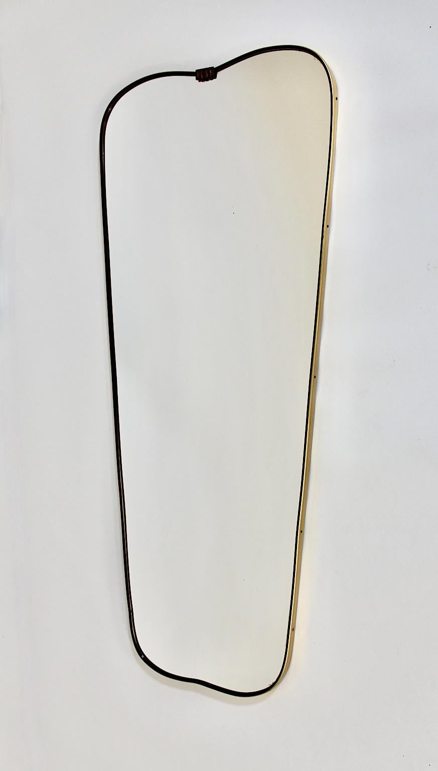 Mid Century Modern Vintage Brass Full Length Floor Mirror Heart like 1950s Italy In Good Condition For Sale In Vienna, AT