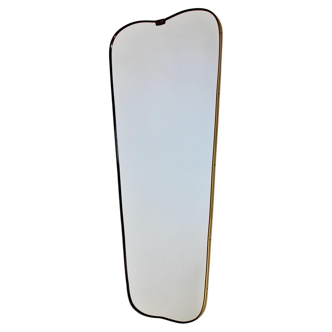 Mid Century Modern Vintage Brass Full Length Floor Mirror Heart like 1950s Italy (miroir de sol en laiton) en vente